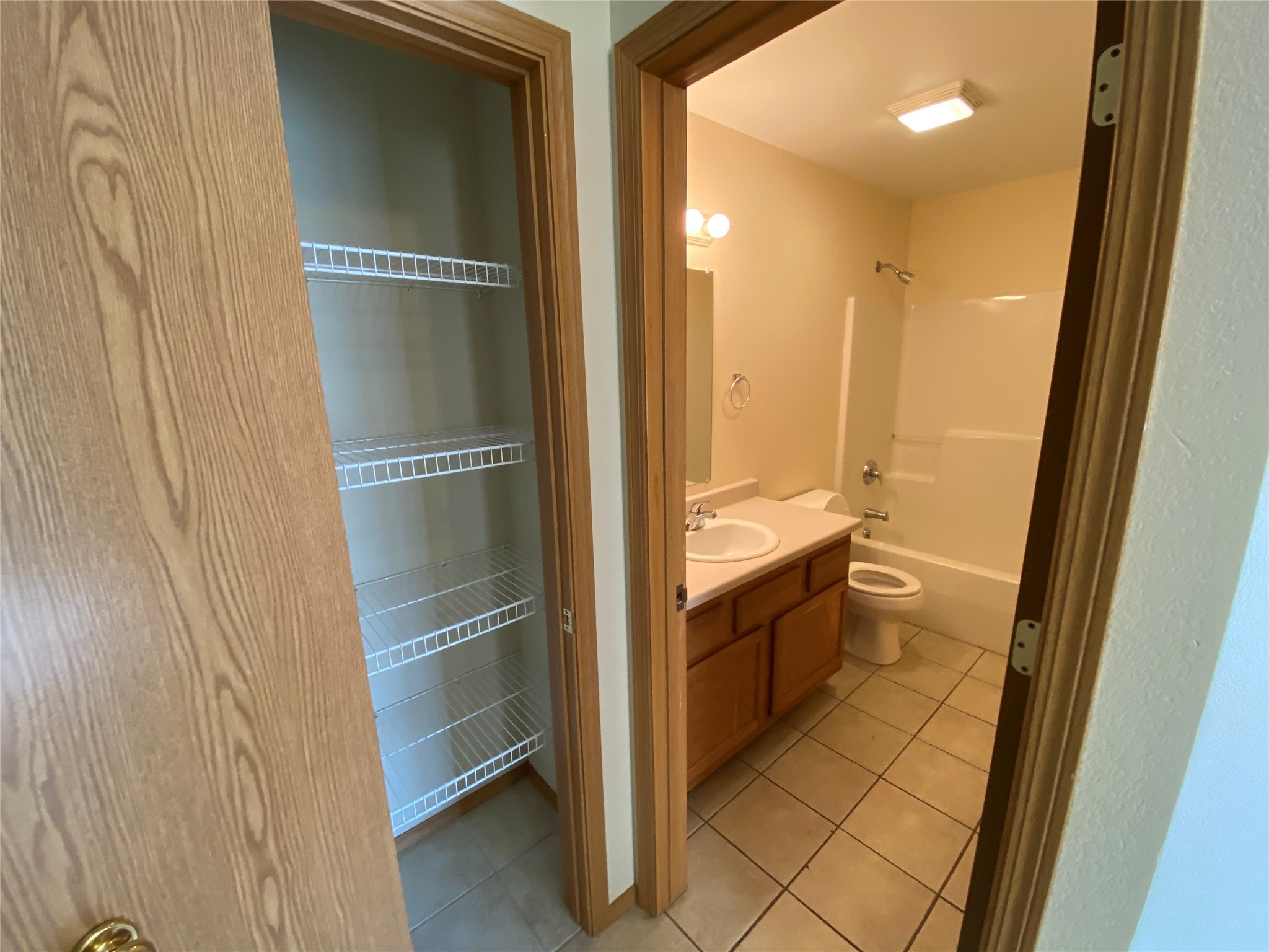 1823 Montana Unit G Property Photo 11