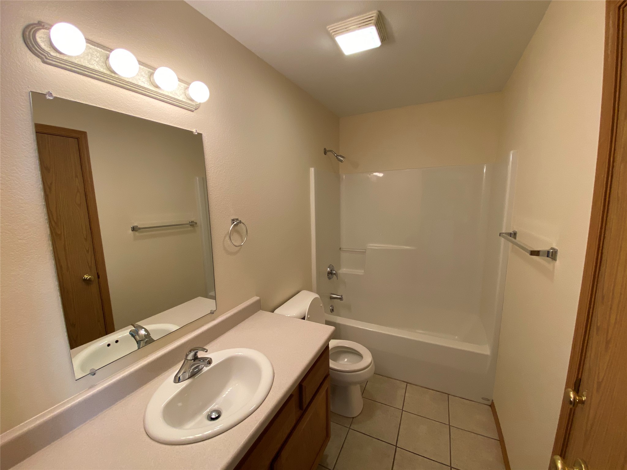 1823 Montana Unit G Property Photo 14