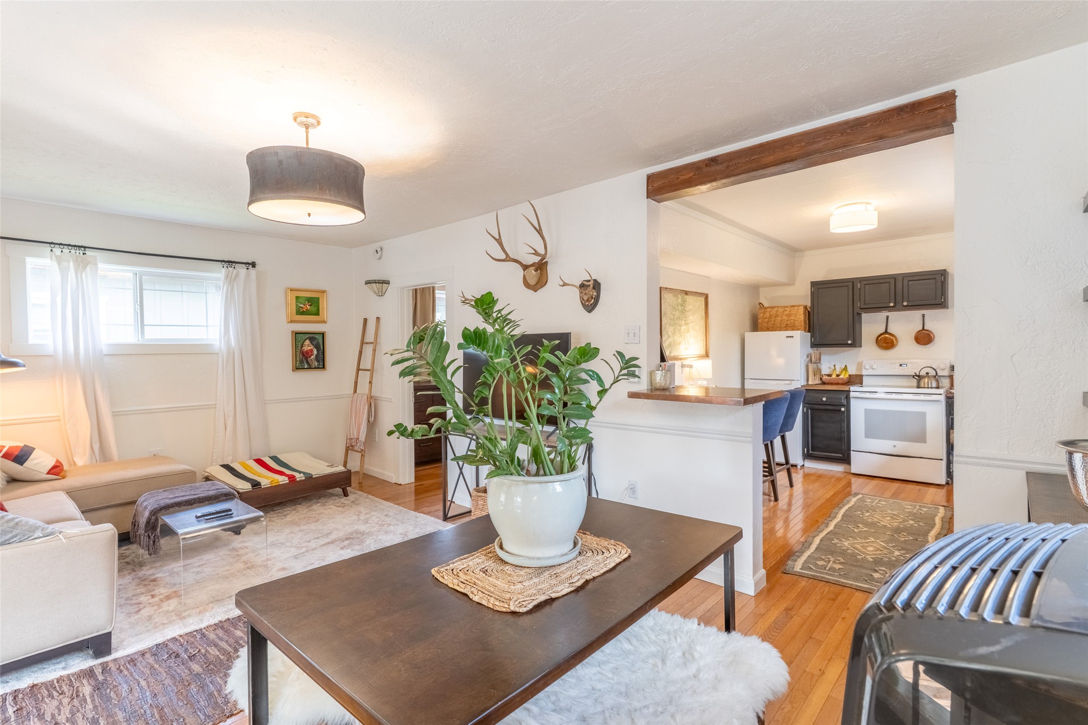 435 Park Avenue Property Photo 10