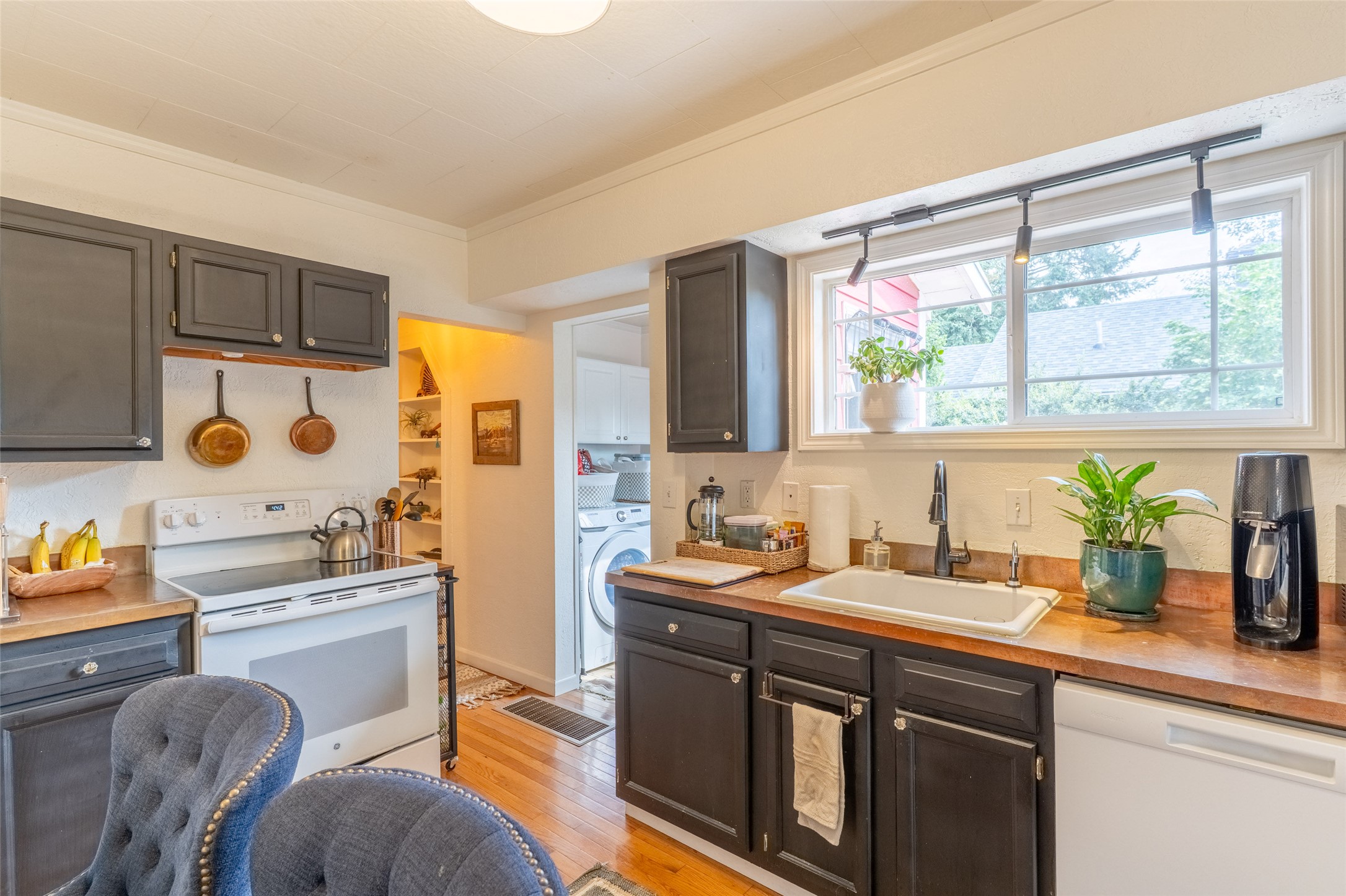 435 Park Avenue Property Photo 12