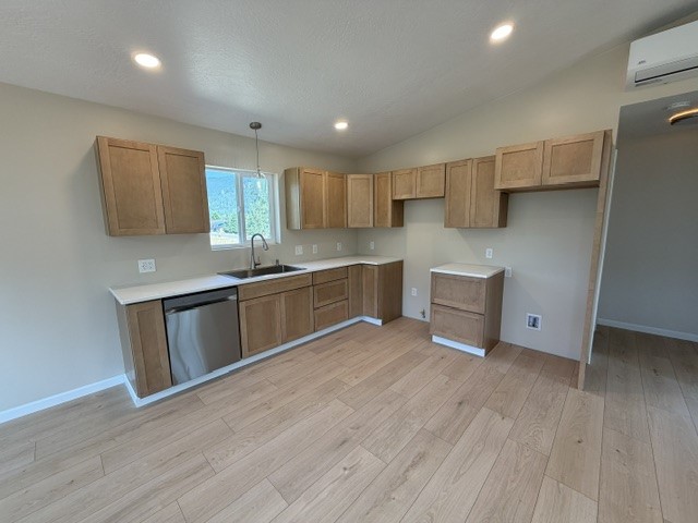 888 Riverbend Road Property Photo 16