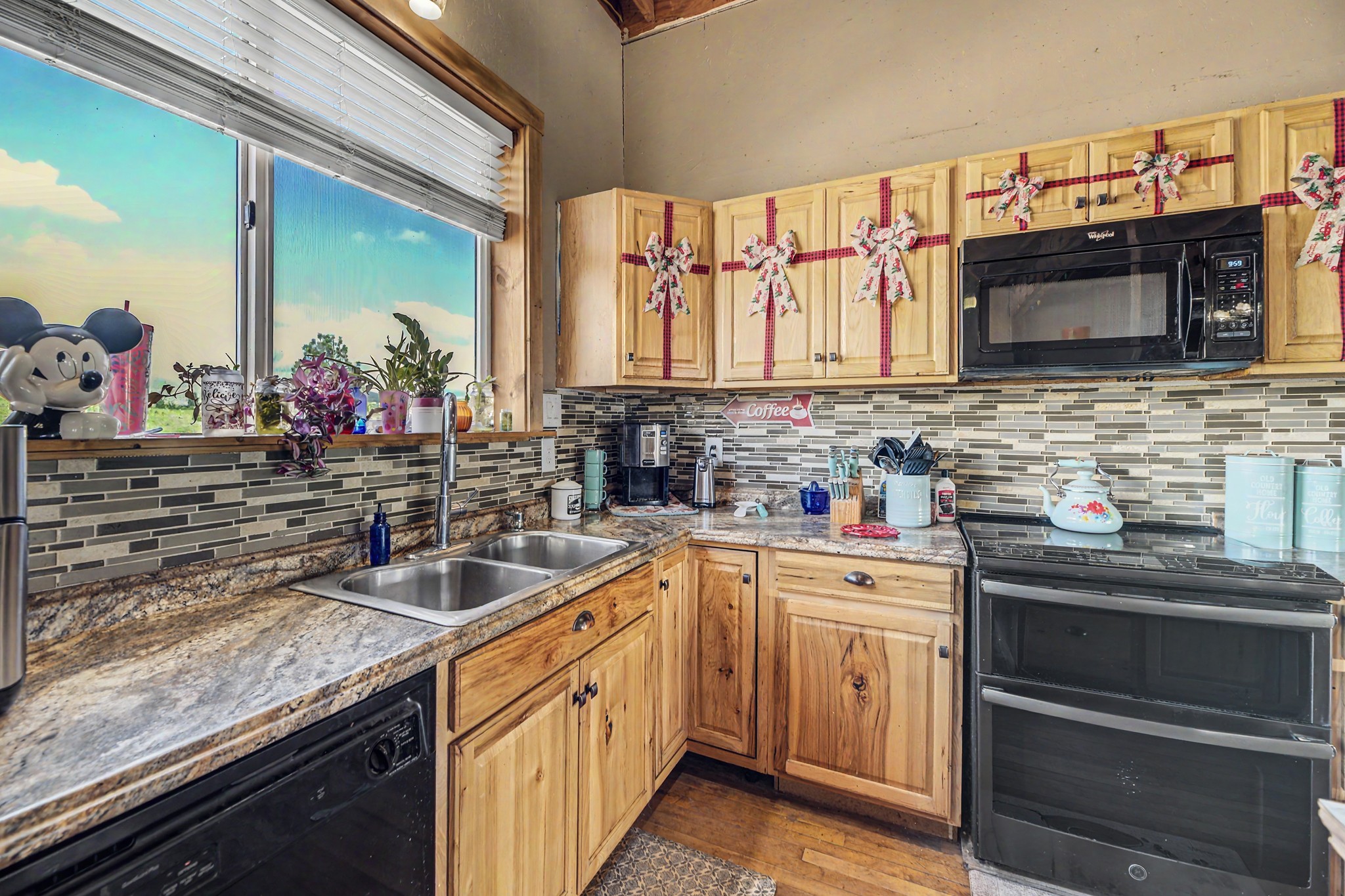 4885 Iron Horse Road Property Photo 1