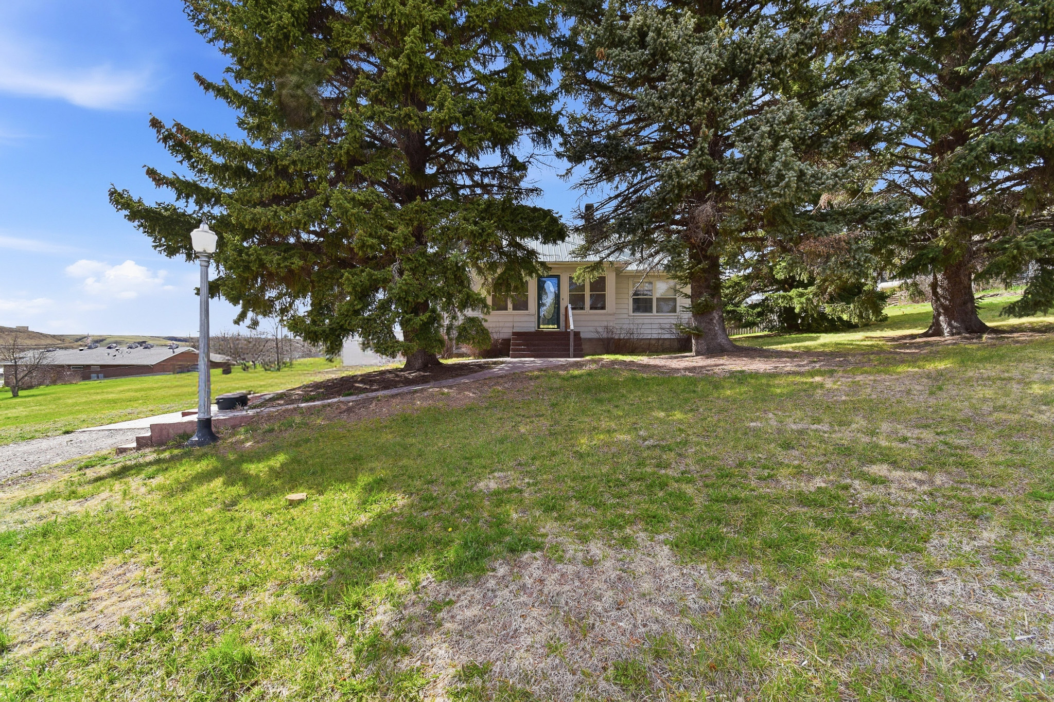 175 Main Street N Property Photo 2