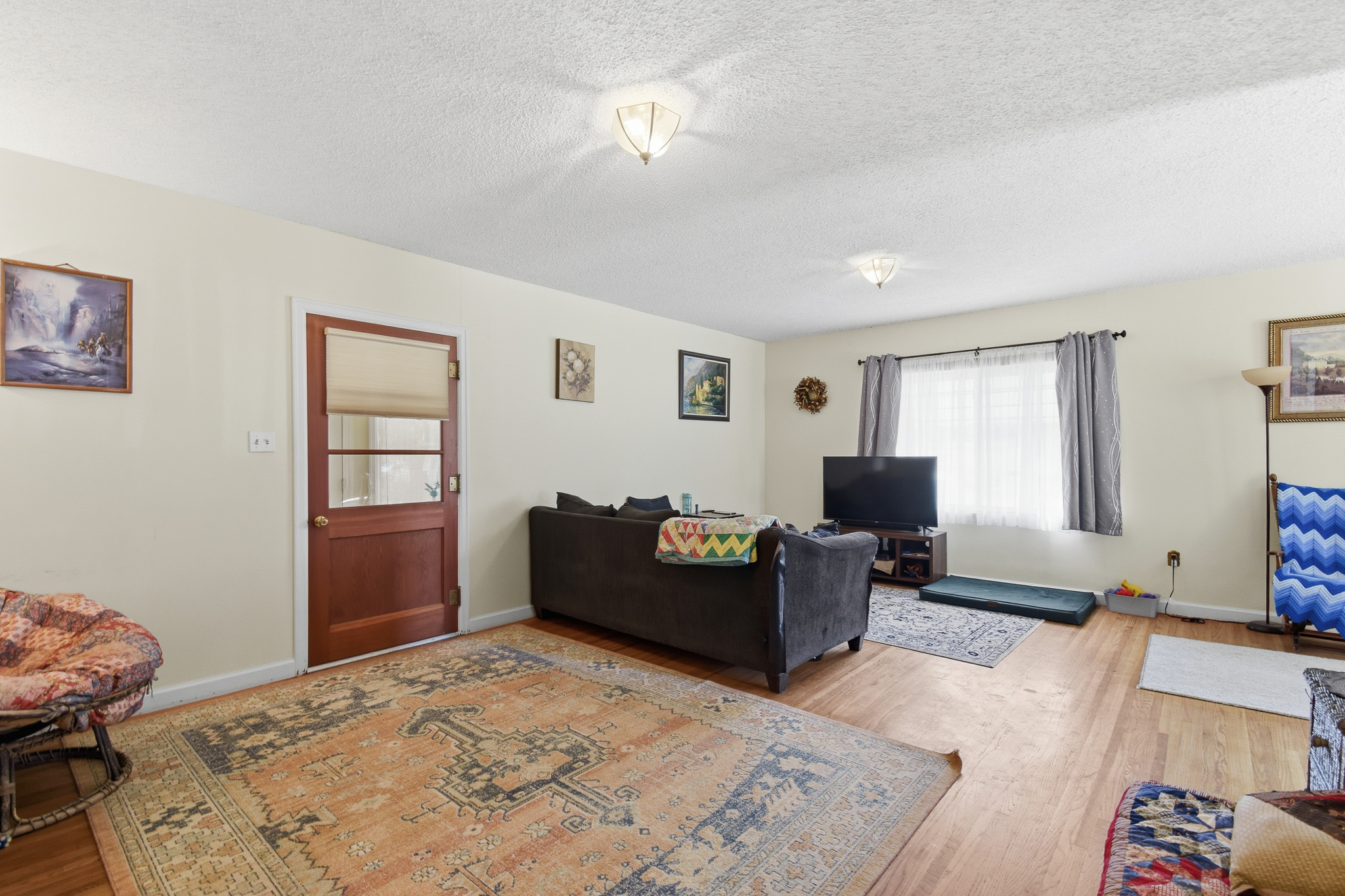 175 Main Street N Property Photo 5