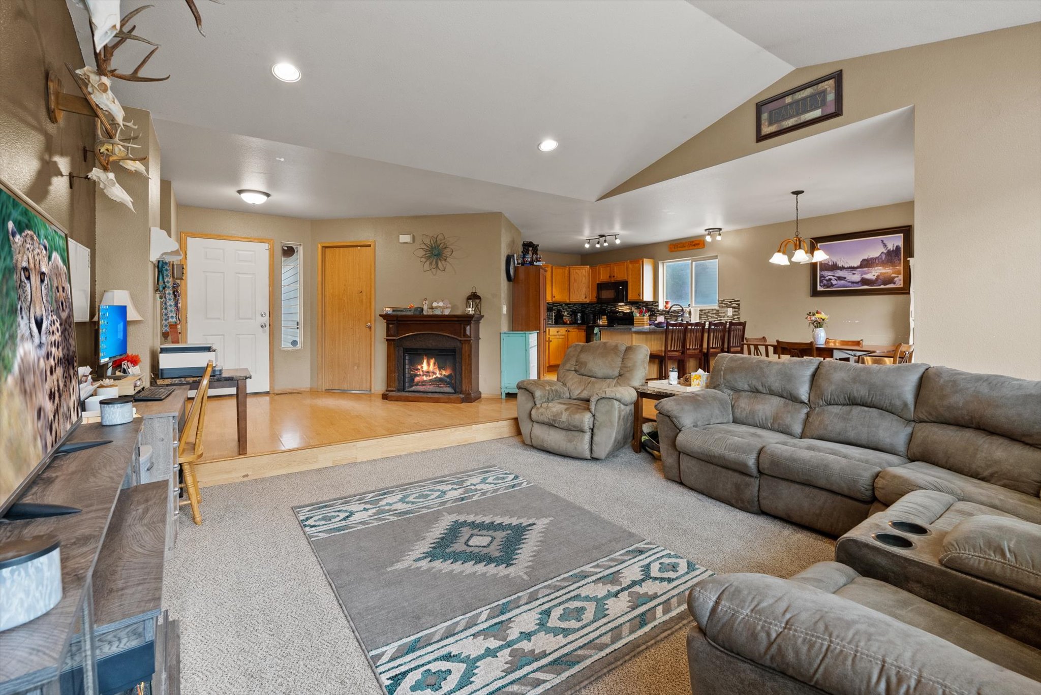 206 Phoenix Street Property Photo 6