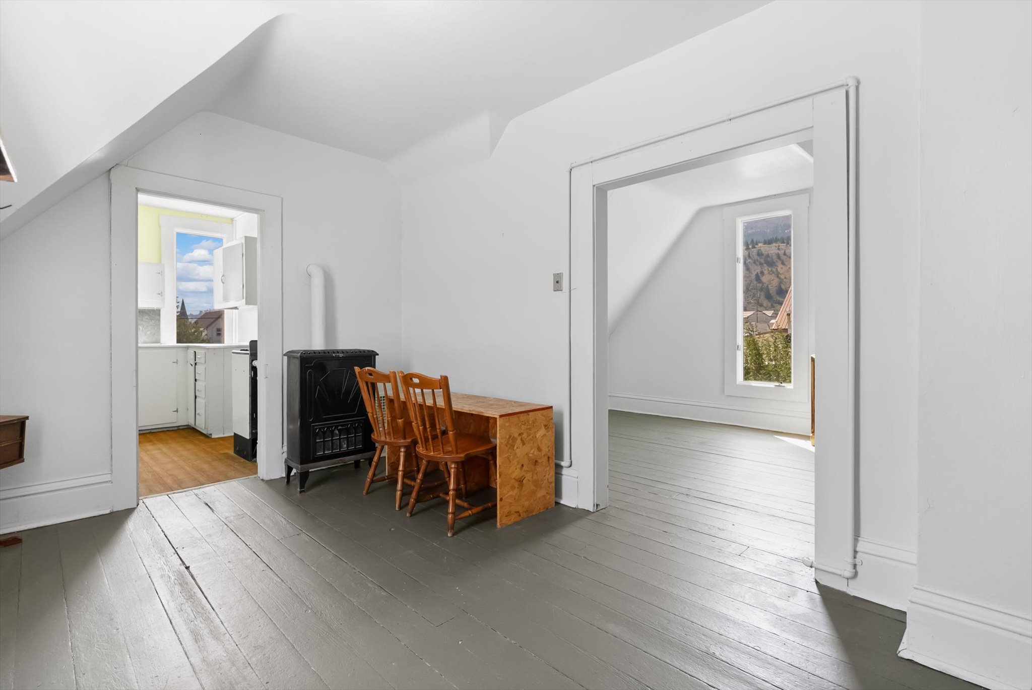 513 Oak Street Property Photo 6