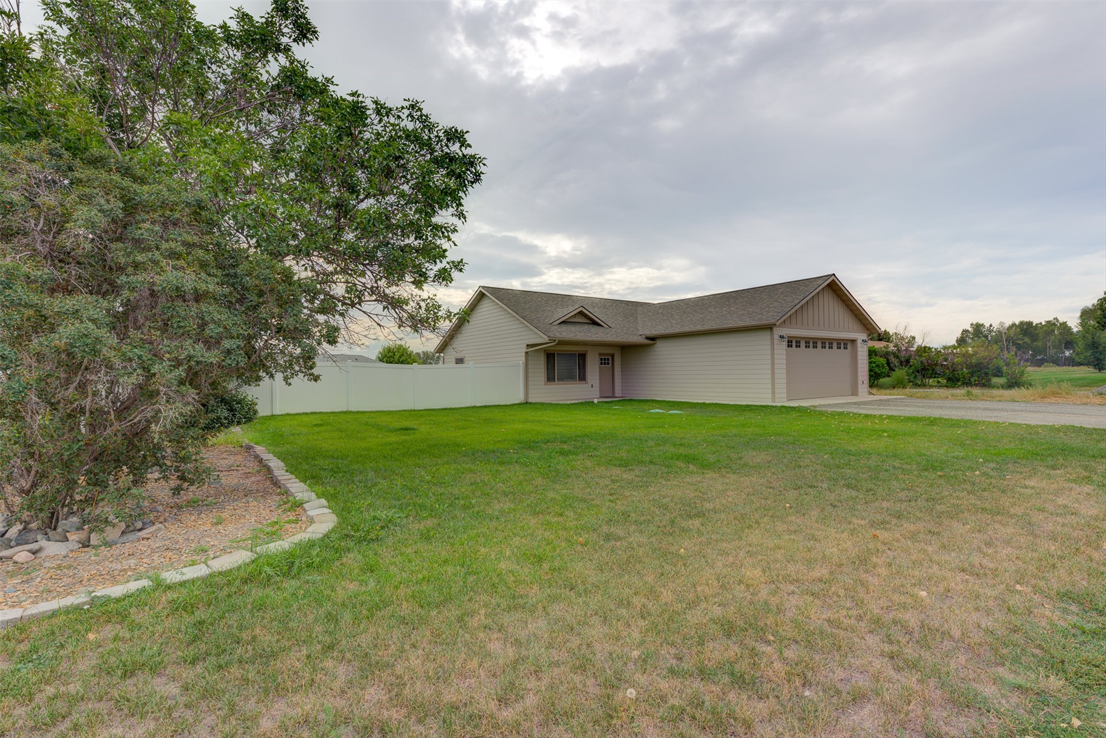 4631 Victoria Drive Property Photo 2