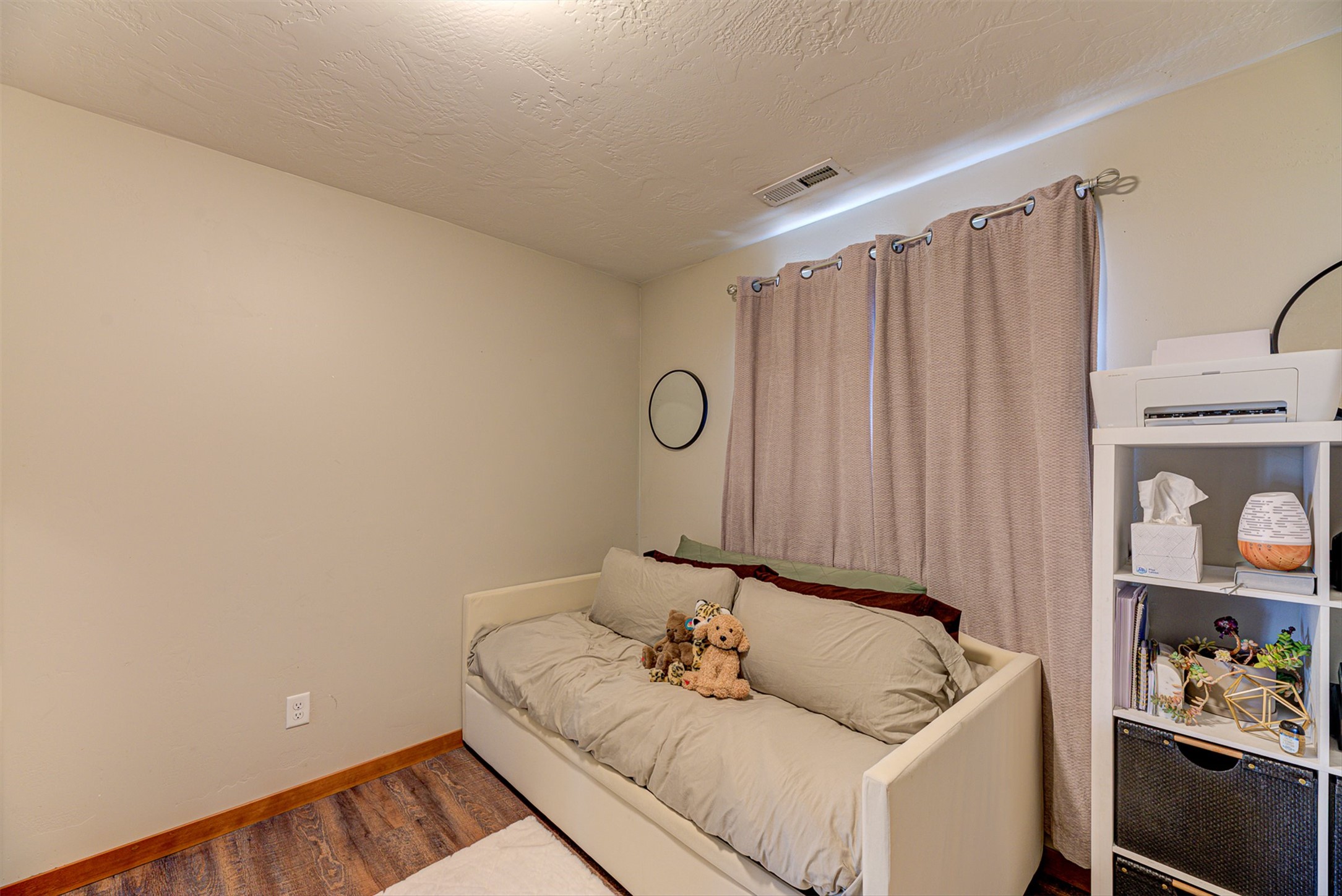 4631 Victoria Drive Property Photo 27