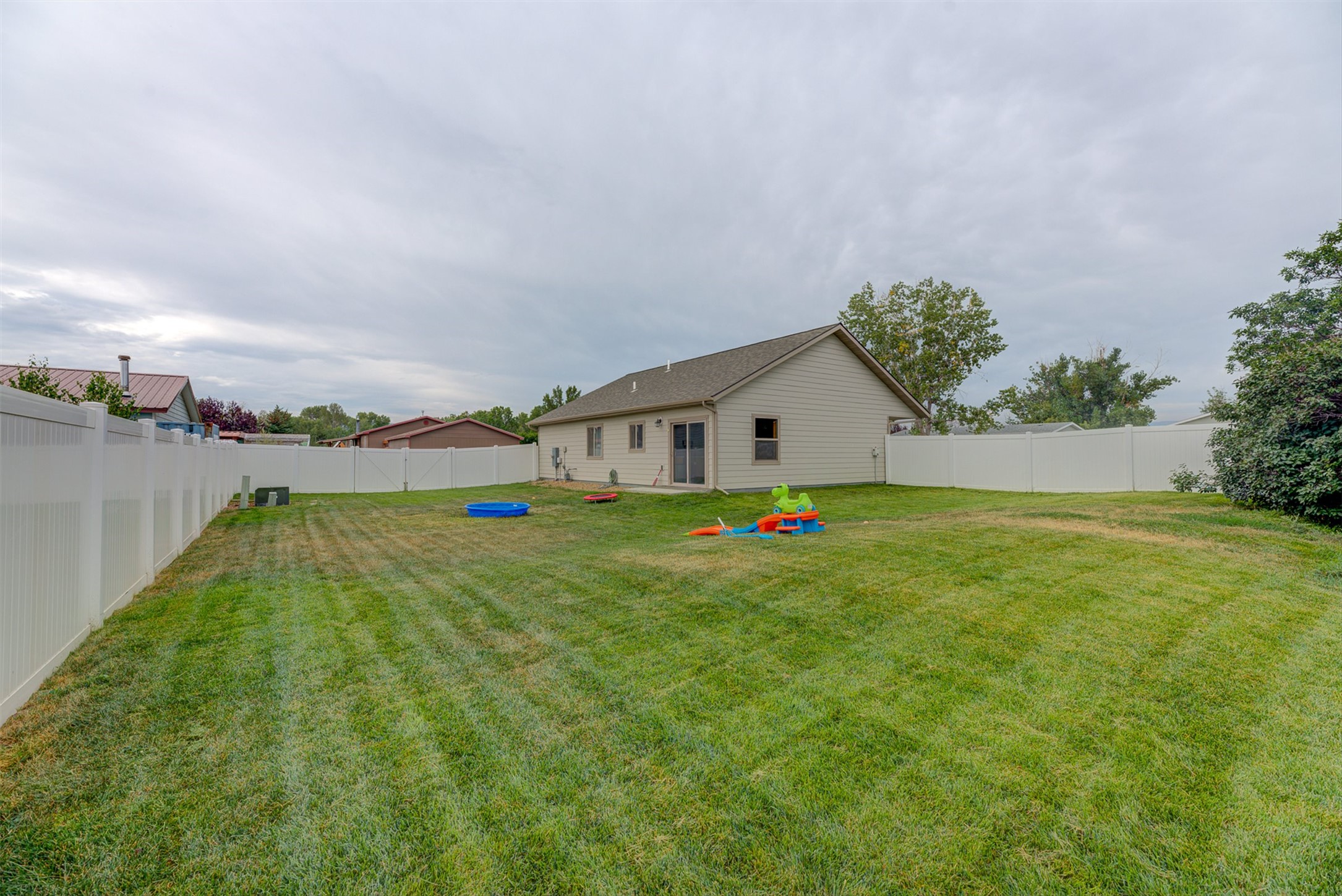 4631 Victoria Drive Property Photo 34