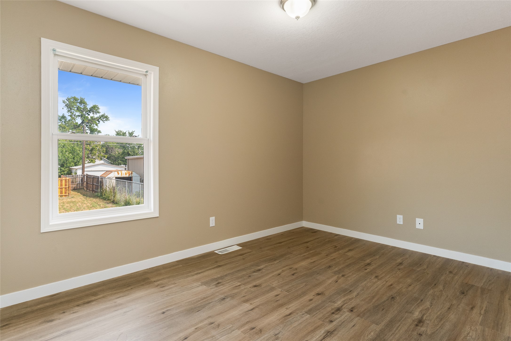 1415 7th Avenue N Property Photo 14