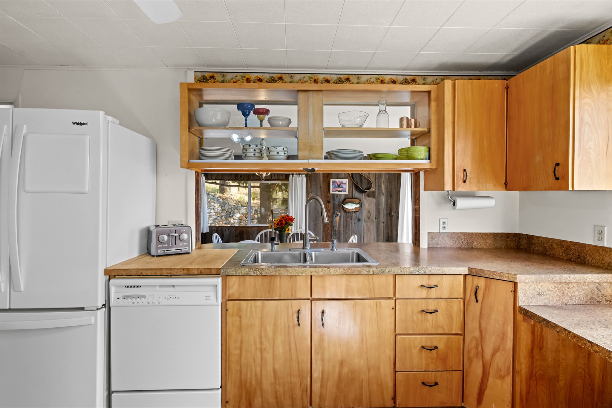 3756 E Shore Drive Property Photo 12