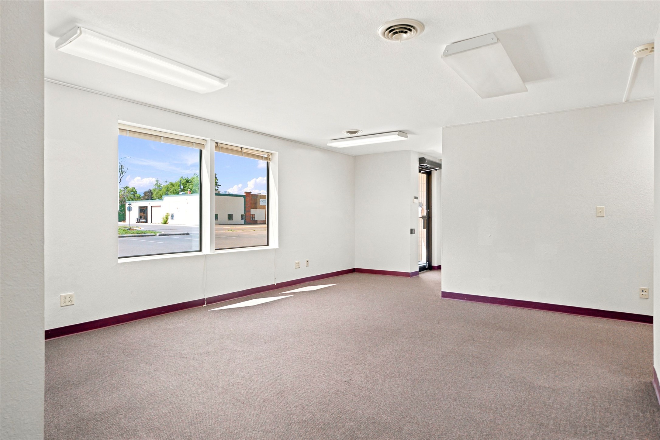 1280 S 3rd Street W Unit B Property Photo 3