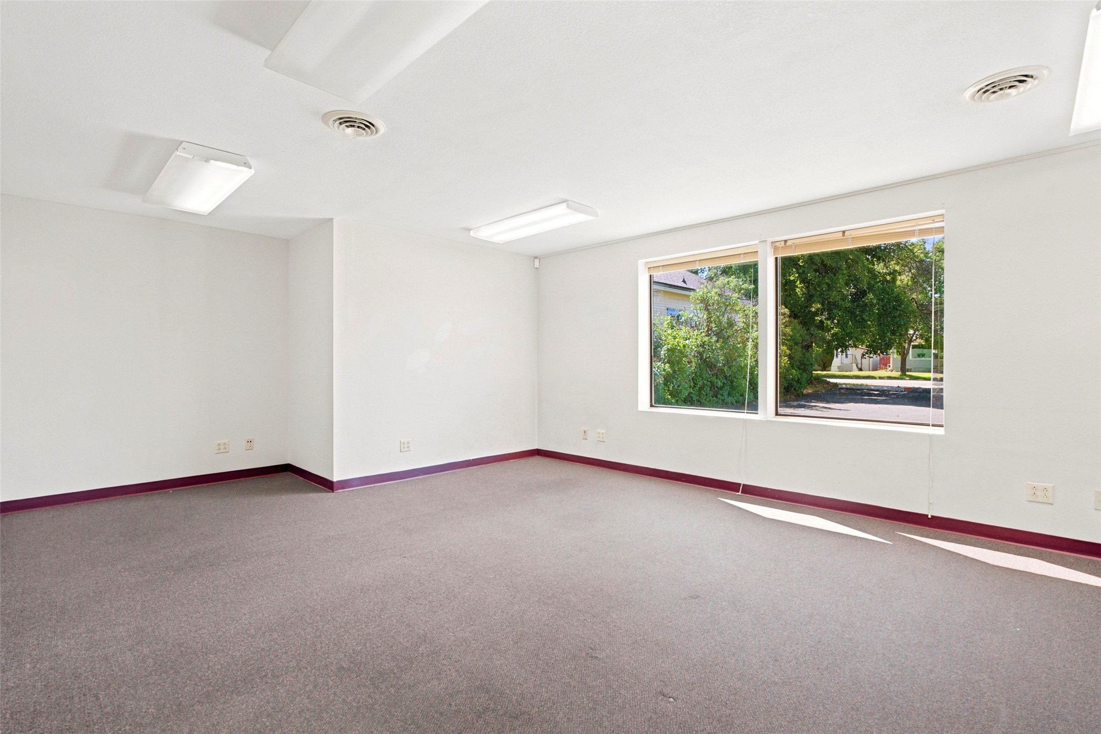 1280 S 3rd Street W Unit B Property Photo 4