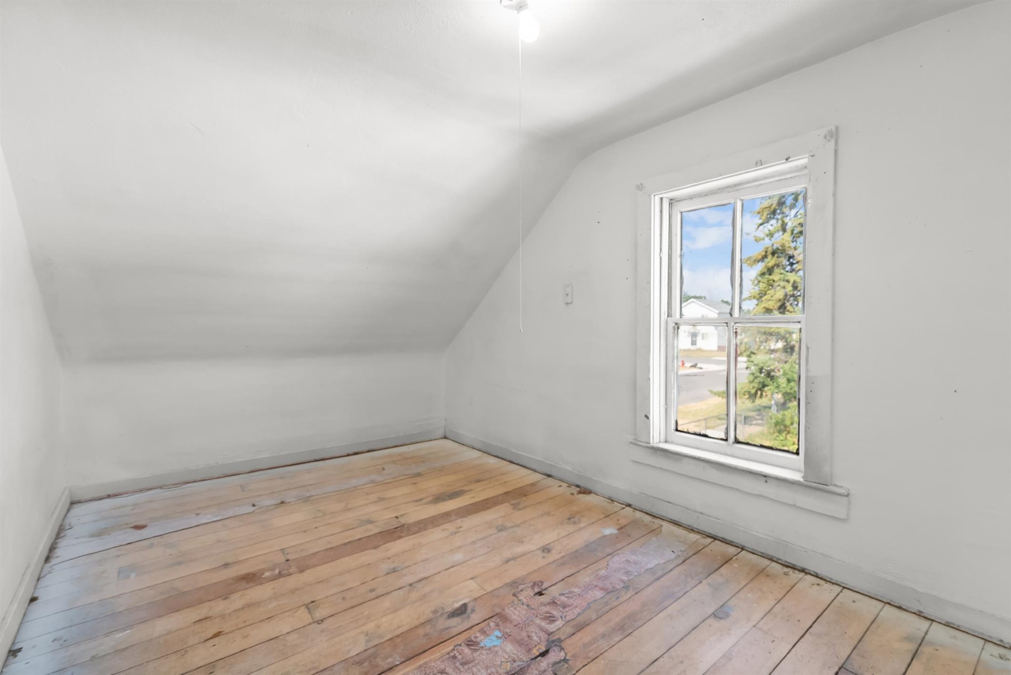 317 8th Avenue W Property Photo 12
