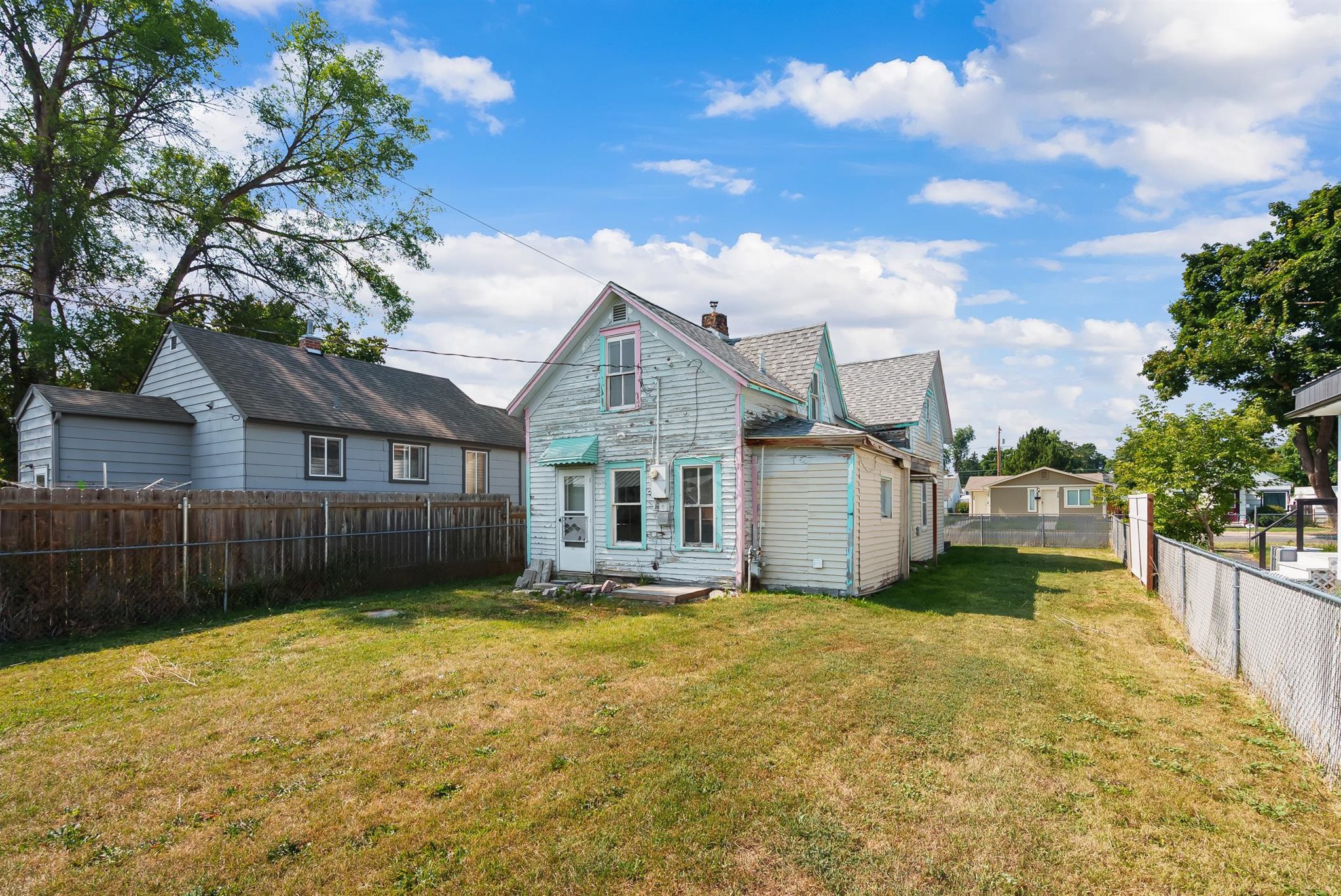 317 8th Avenue W Property Photo 18