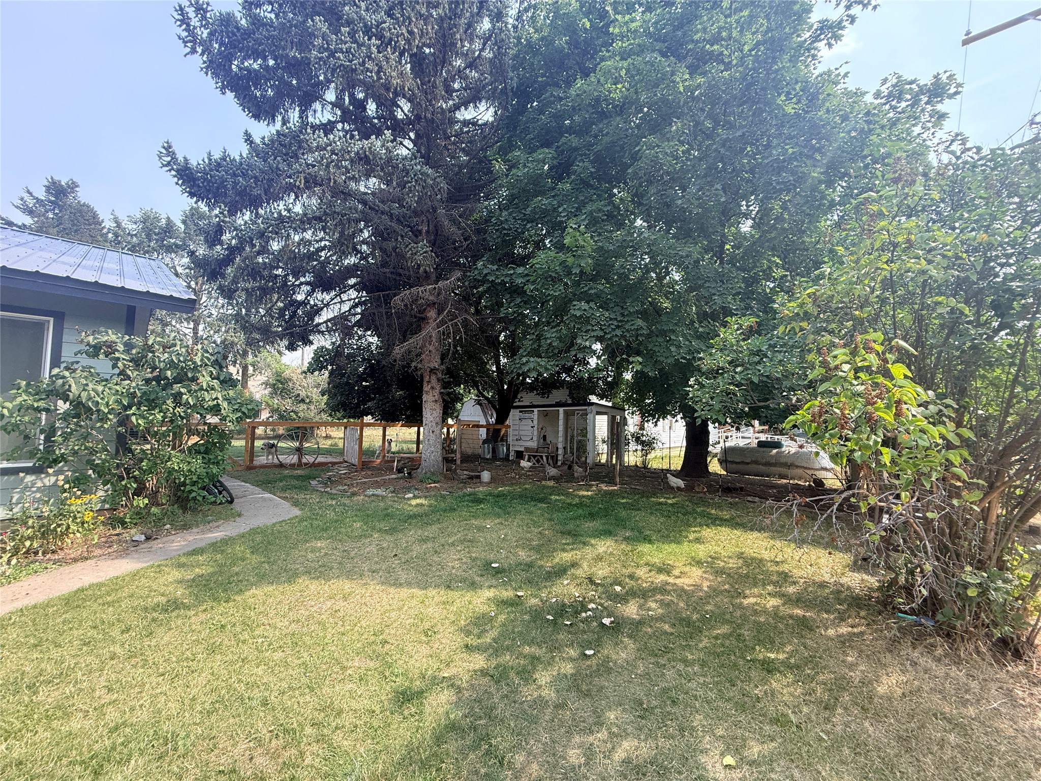 604 W 3rd Street Property Photo 5