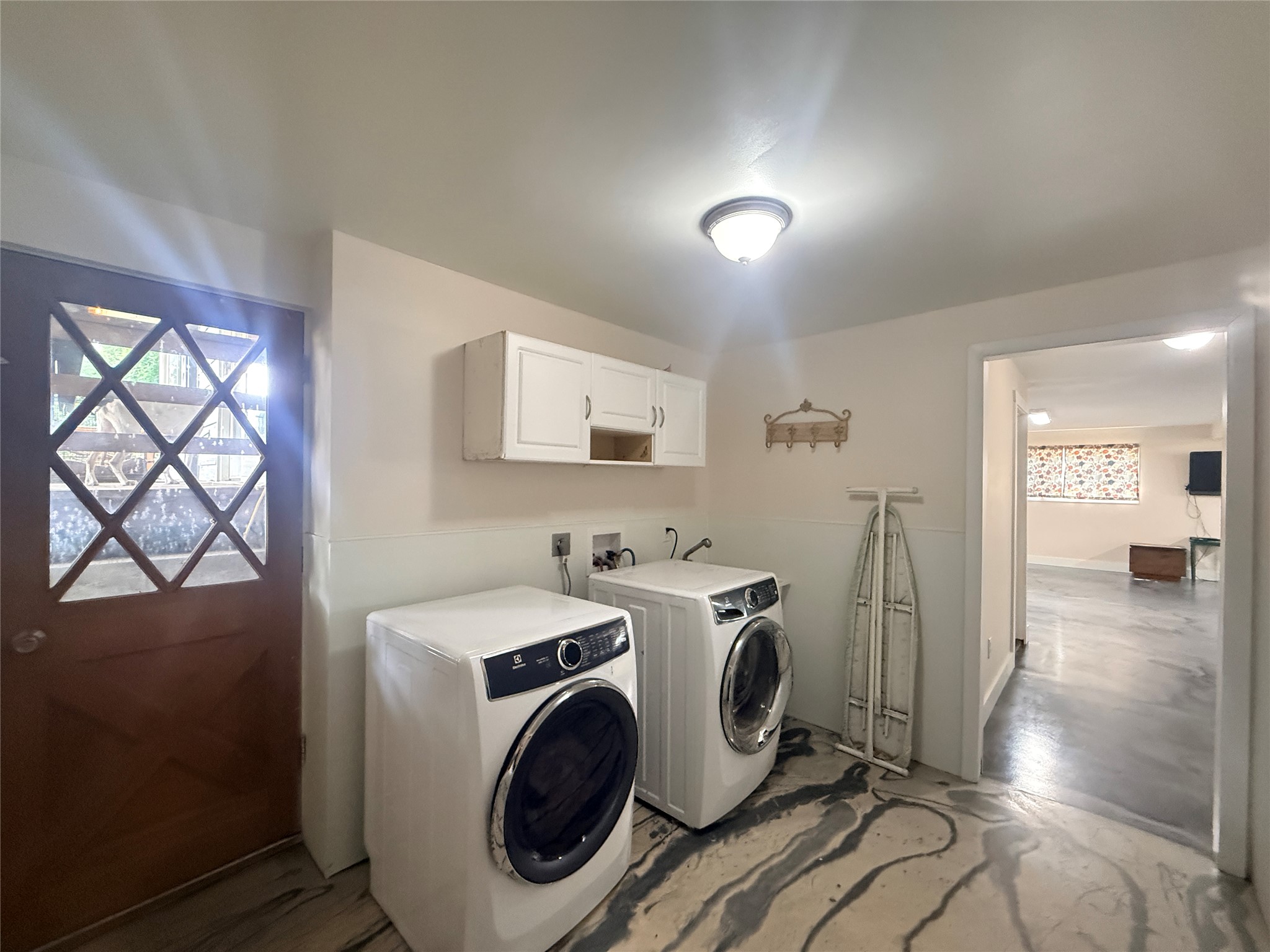 604 W 3rd Street Property Photo 46