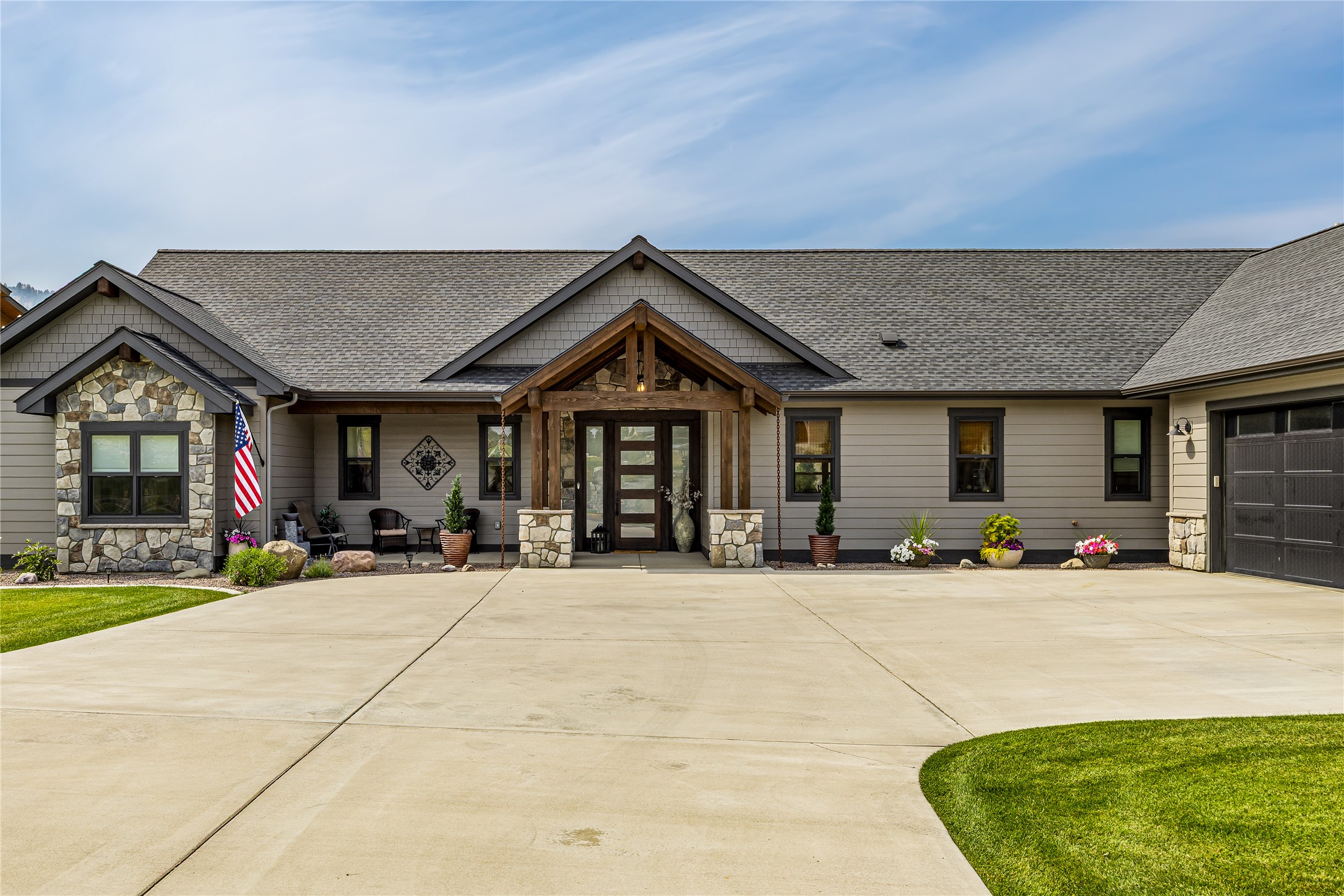5583 Canyon River Road Property Photo 7