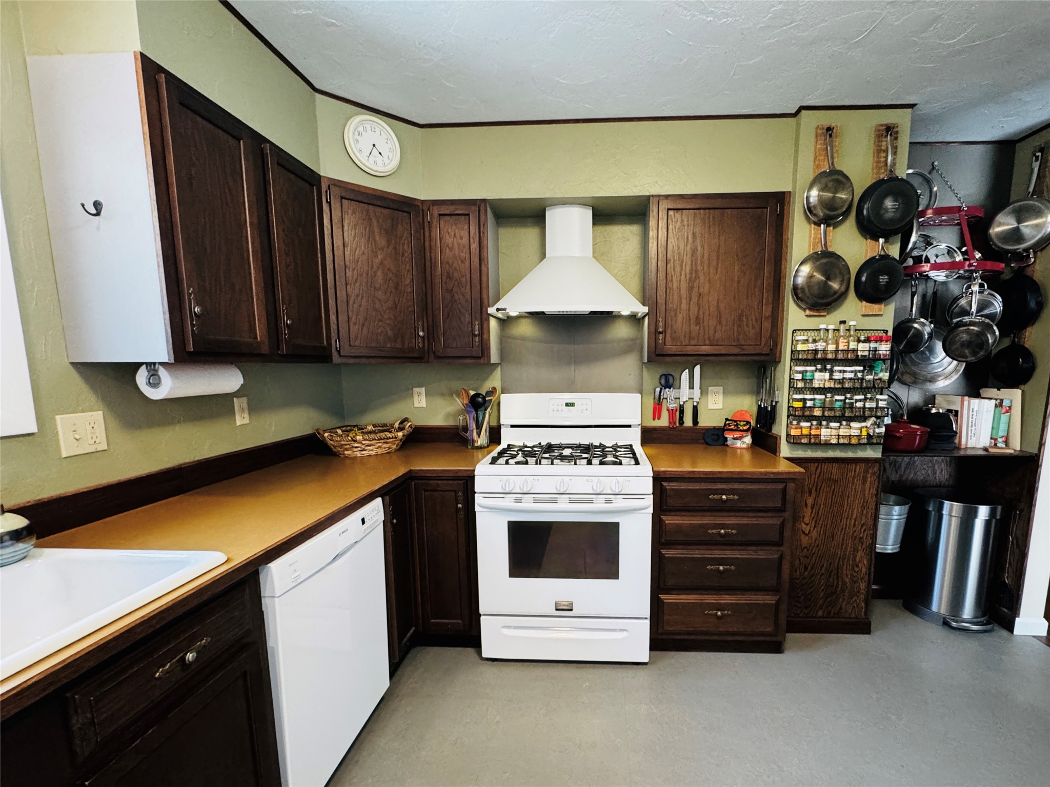 205 E Montana Street Property Photo 13