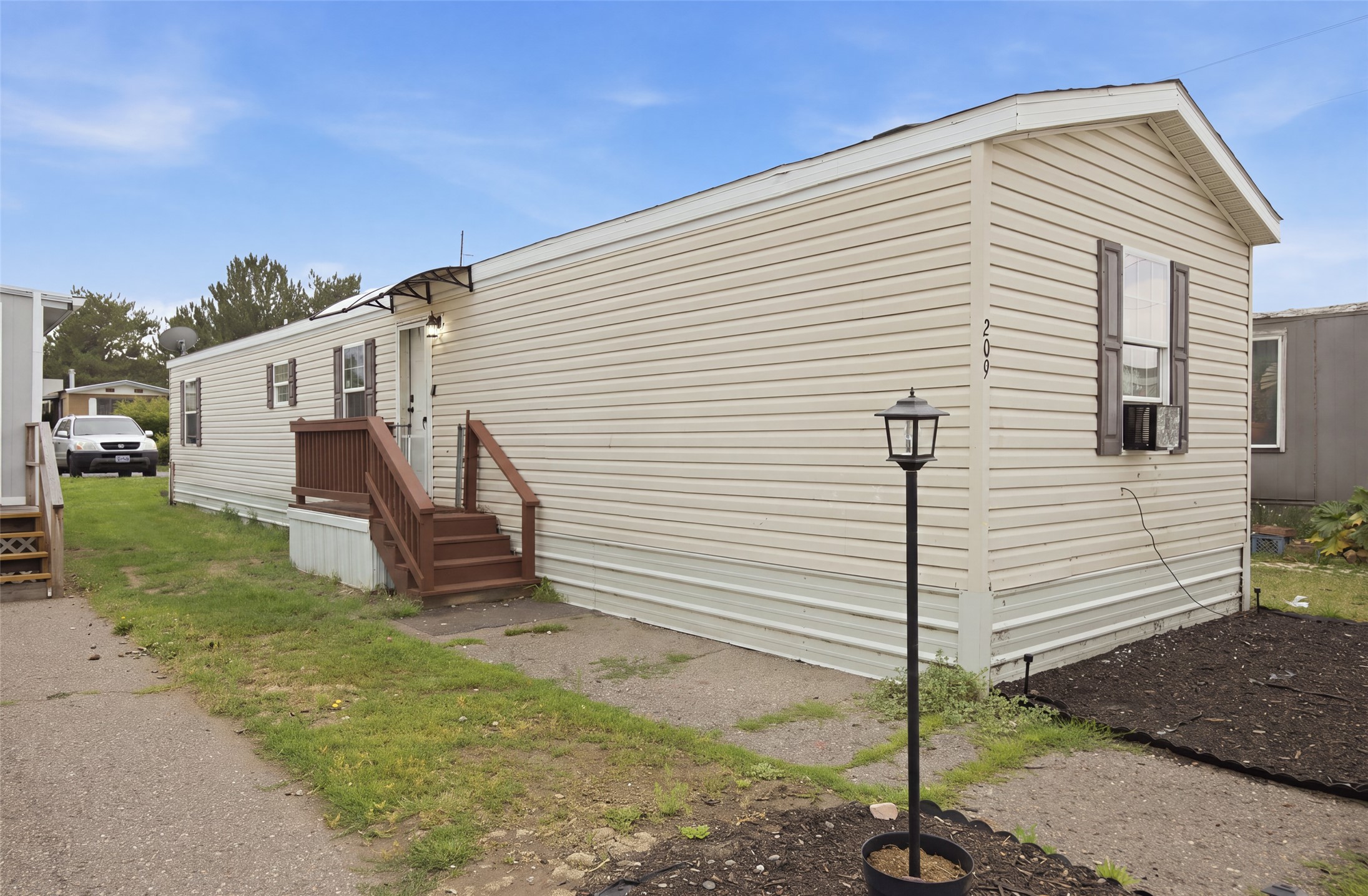 209 N Travois Property Photo 1