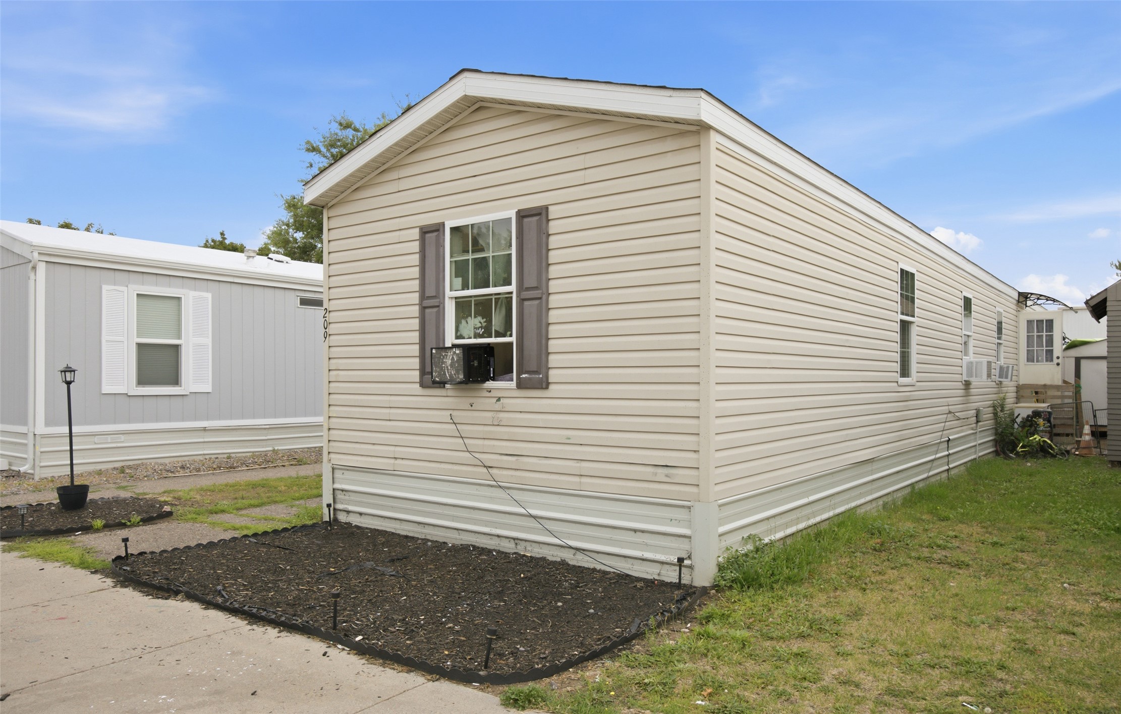 209 N Travois Property Photo 2
