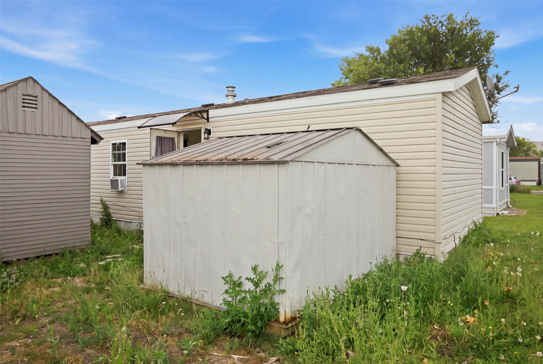 209 N Travois Property Photo 4