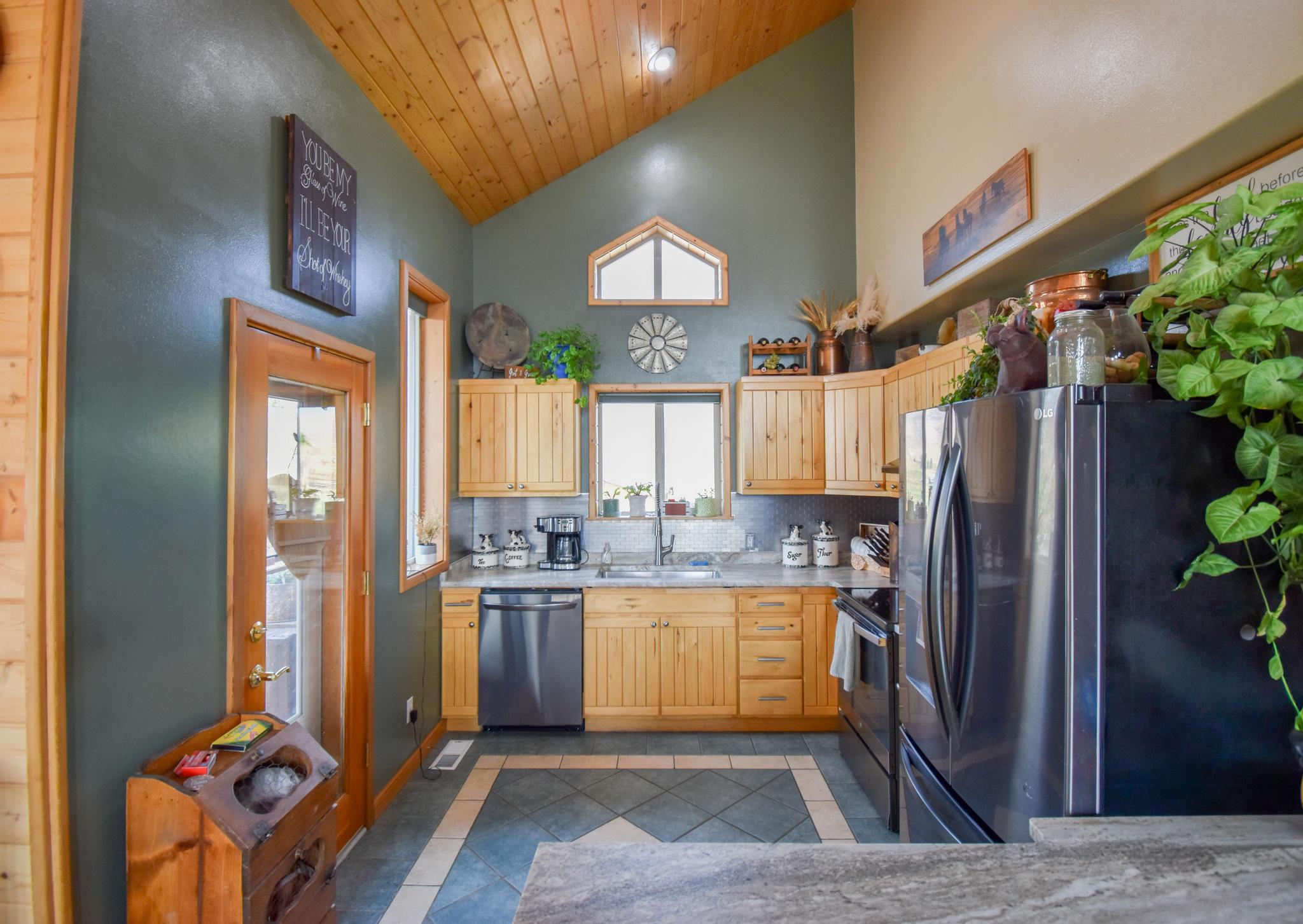 42464 Ridgeway Road Property Photo 5