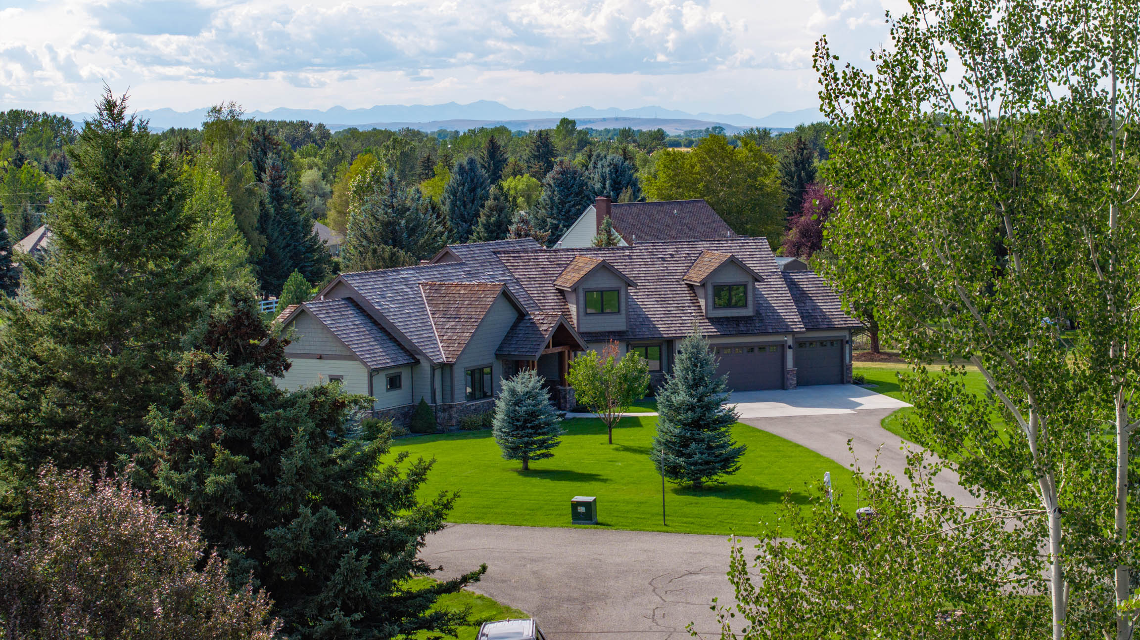 9 Lariat Loop Property Photo 1
