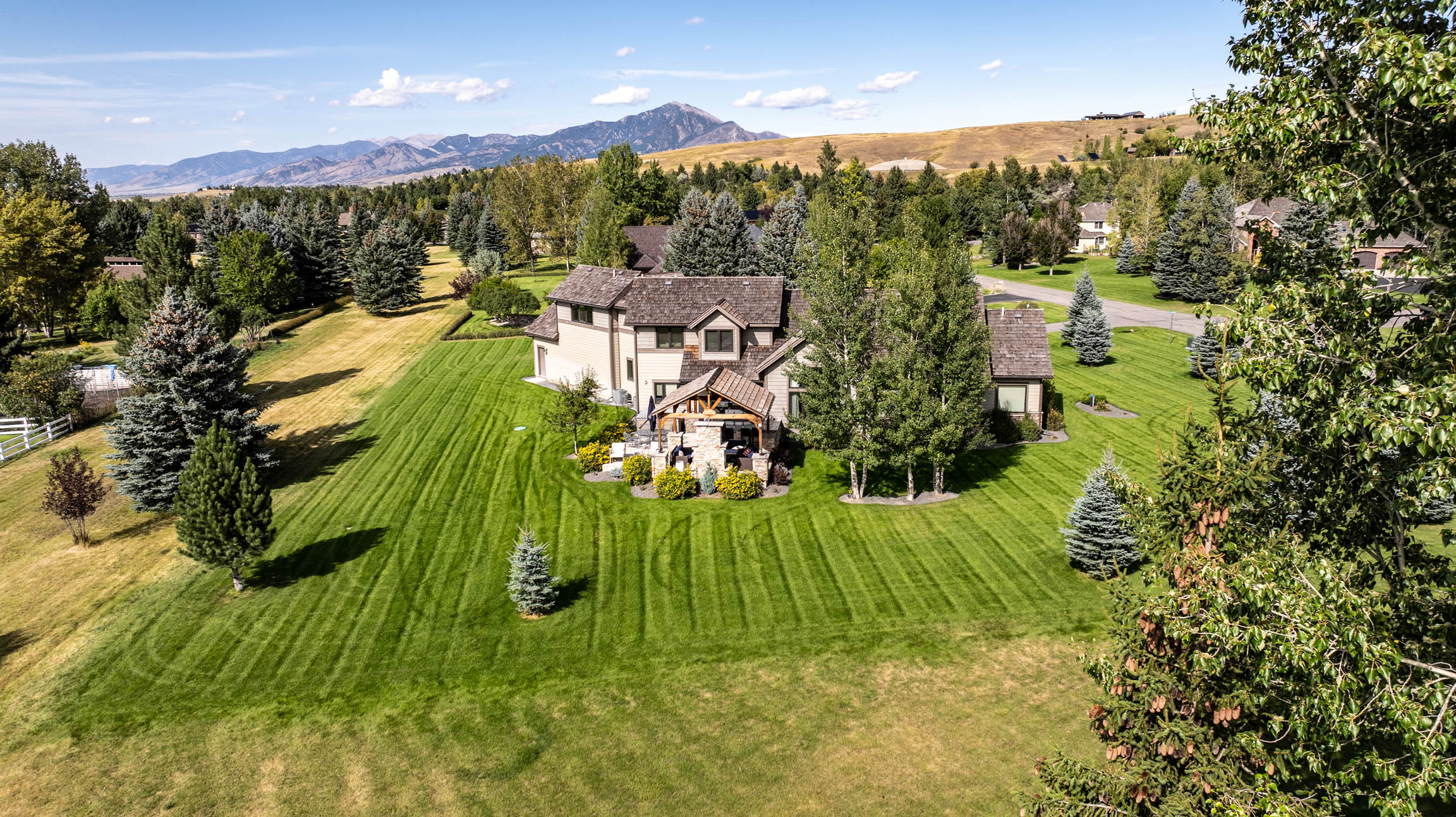 9 Lariat Loop Property Photo 4