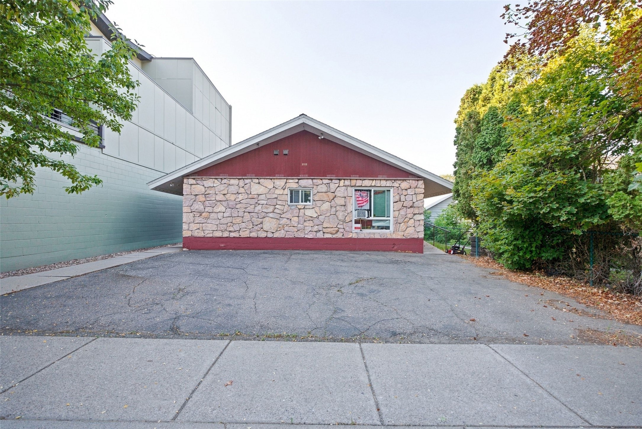 1111 S 3rd Street W Property Photo 1