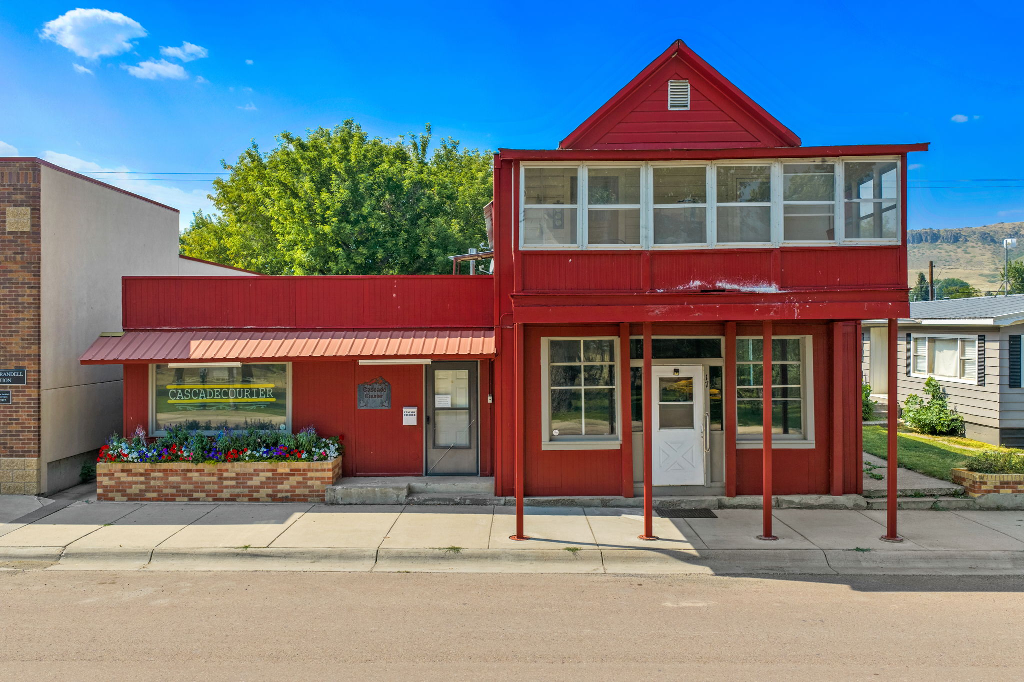 17 Front Street N Property Photo 1