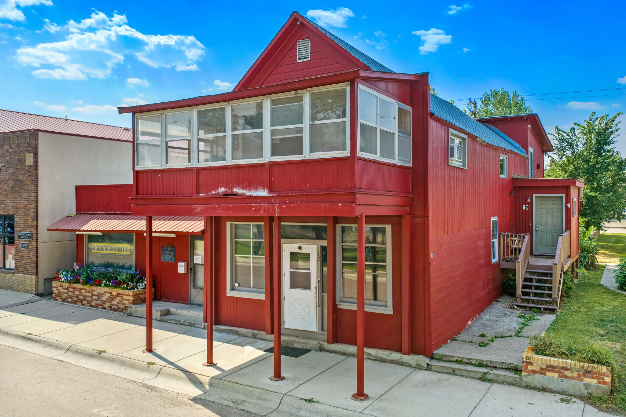 17 Front Street N Property Photo 7