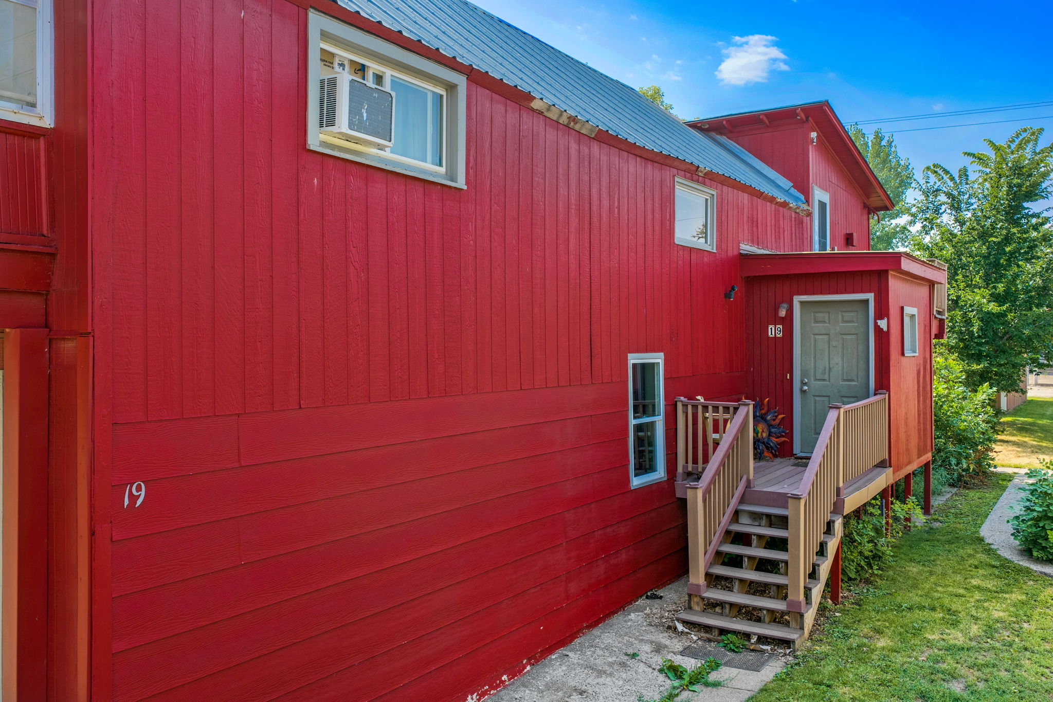 17 Front Street N Property Photo 8