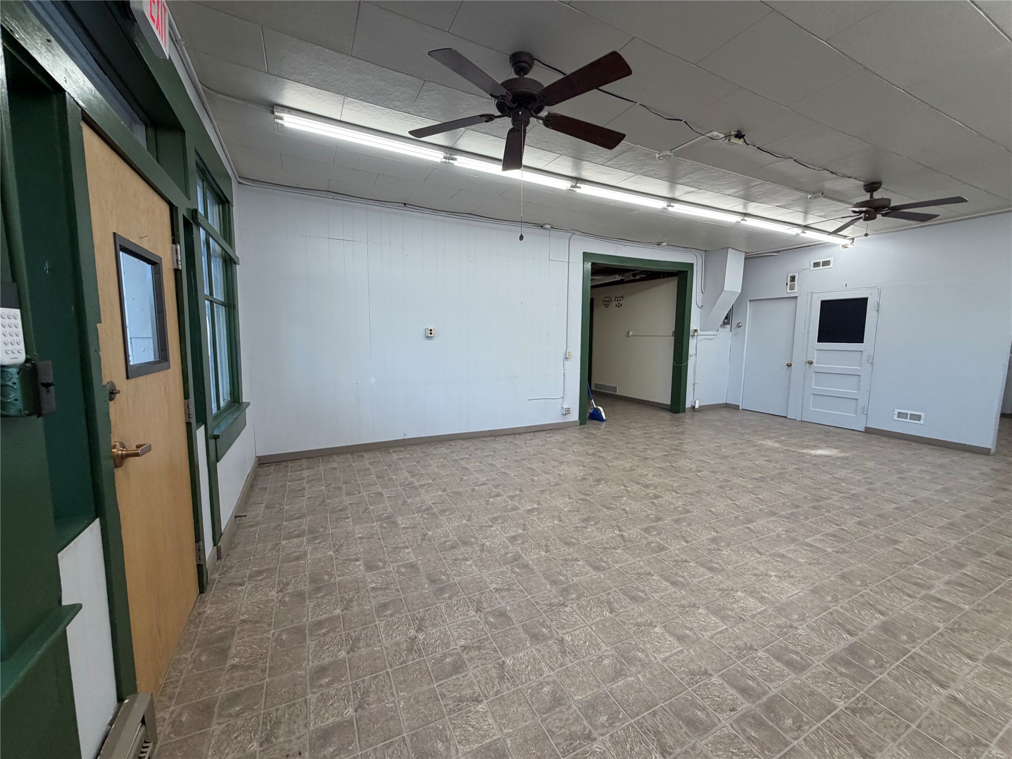 17 Front Street N Property Photo 40