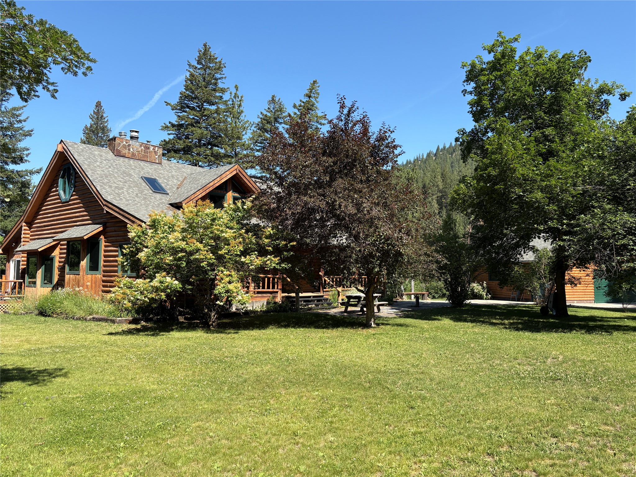 9748 Wallace Lane Property Photo 3