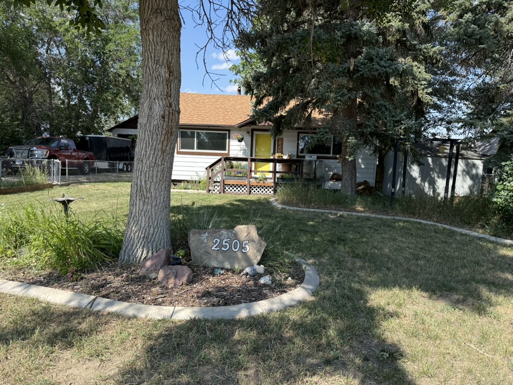 2505 Central Avenue W Property Photo 2