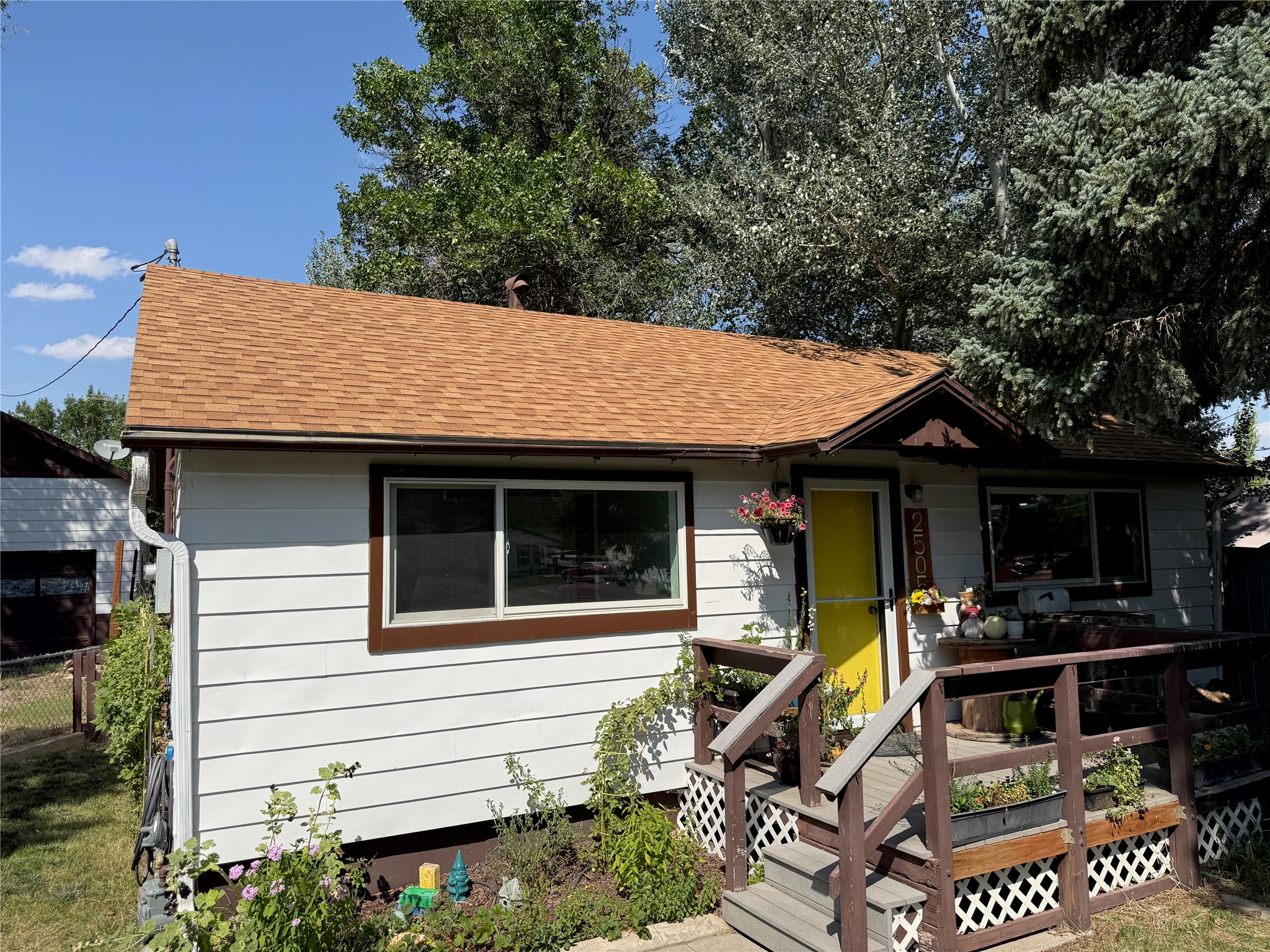 2505 Central Avenue W Property Photo 3