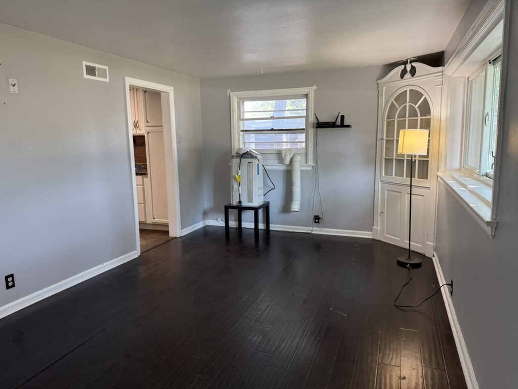 2505 Central Avenue W Property Photo 5