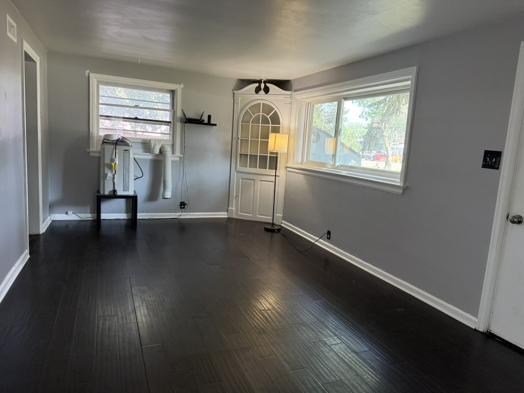 2505 Central Avenue W Property Photo 6