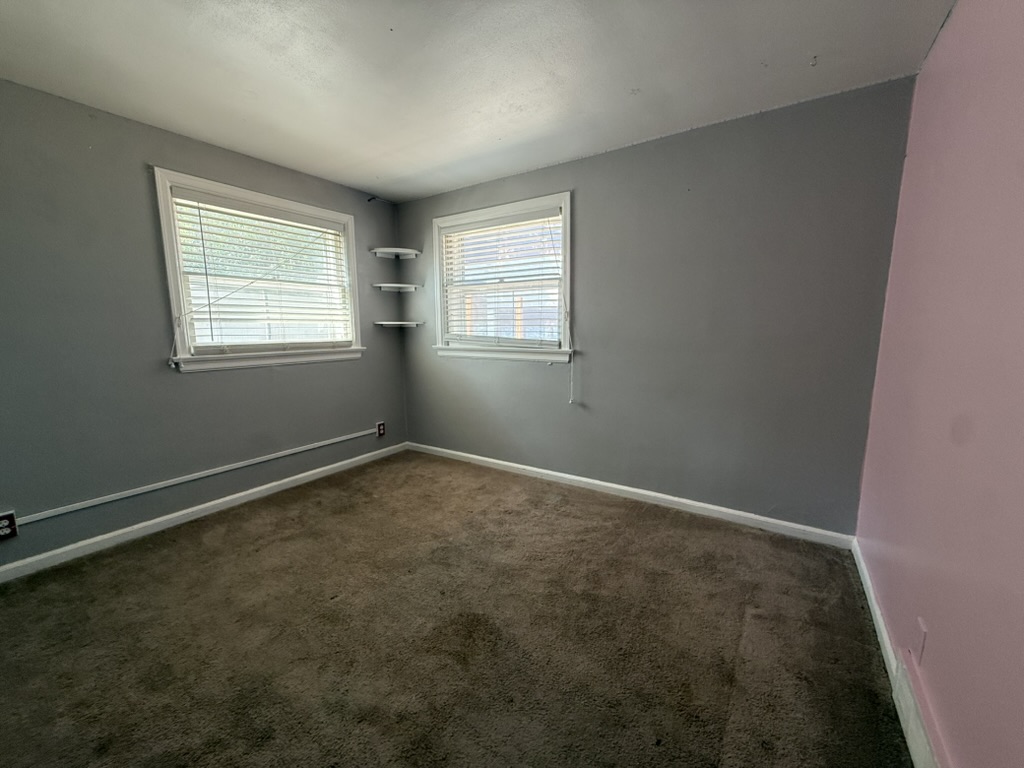 2505 Central Avenue W Property Photo 8