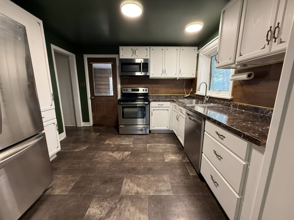 2505 Central Avenue W Property Photo 10
