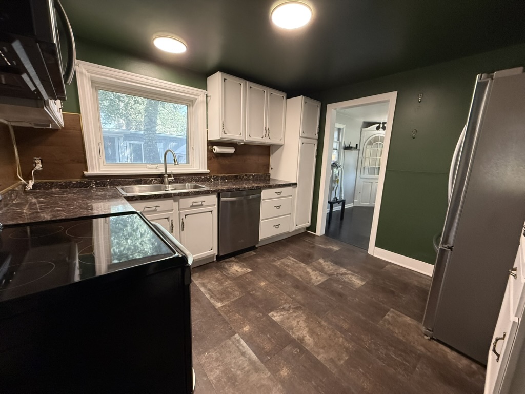 2505 Central Avenue W Property Photo 12