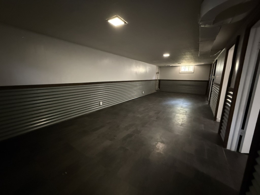 2505 Central Avenue W Property Photo 14