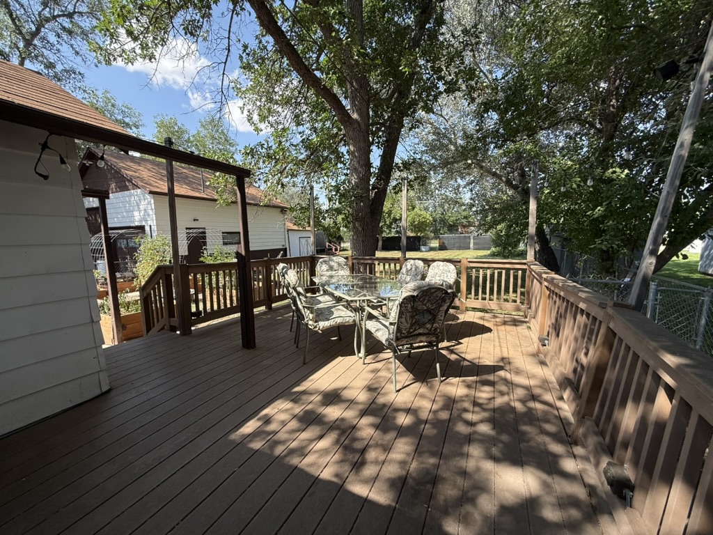 2505 Central Avenue W Property Photo 21