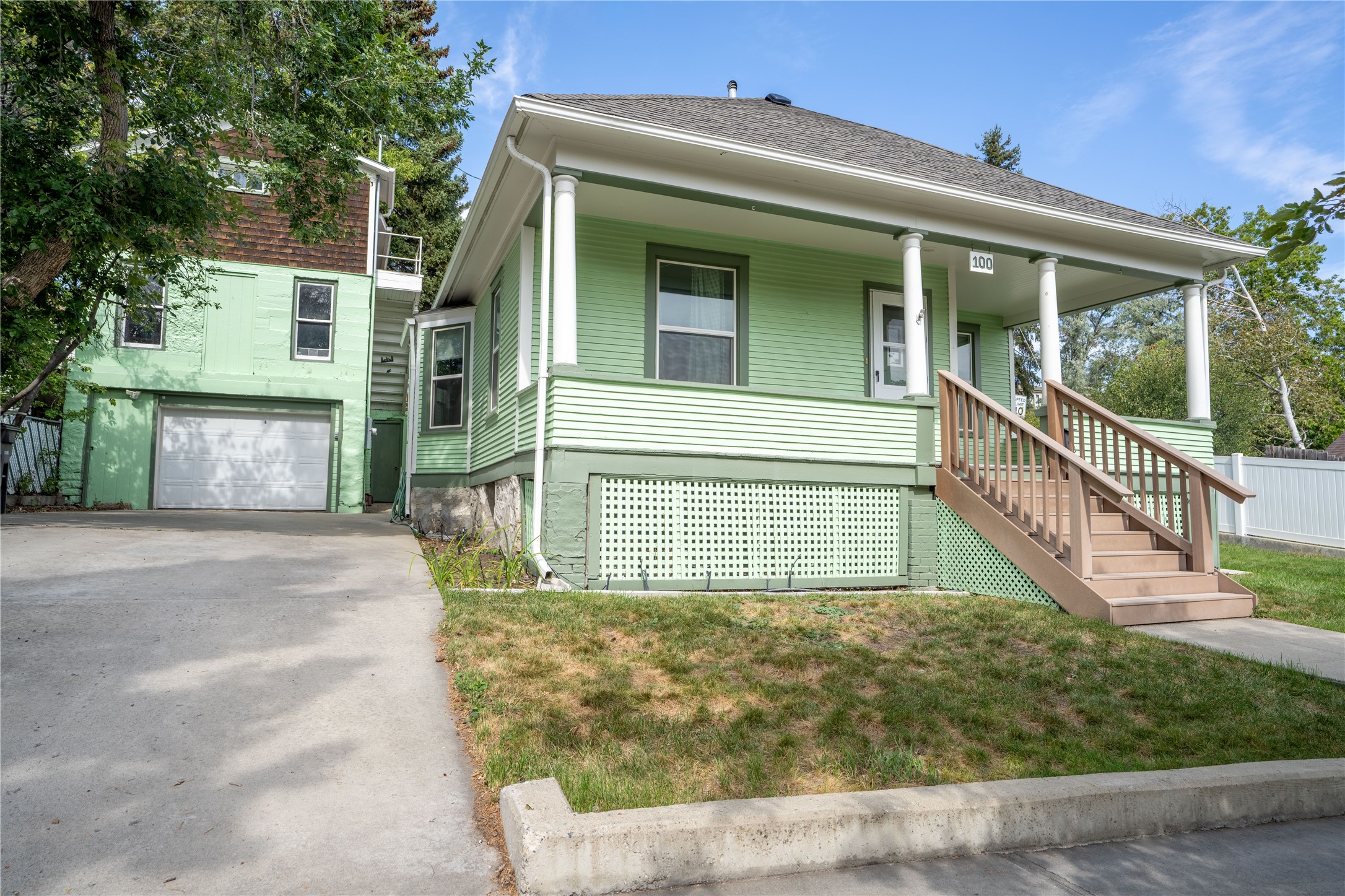 100 S Davis Street Property Photo 1