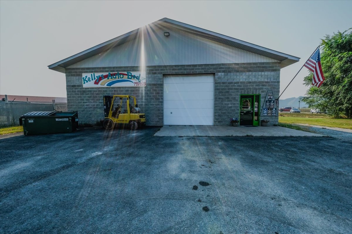 110 Industrial Court Property Photo