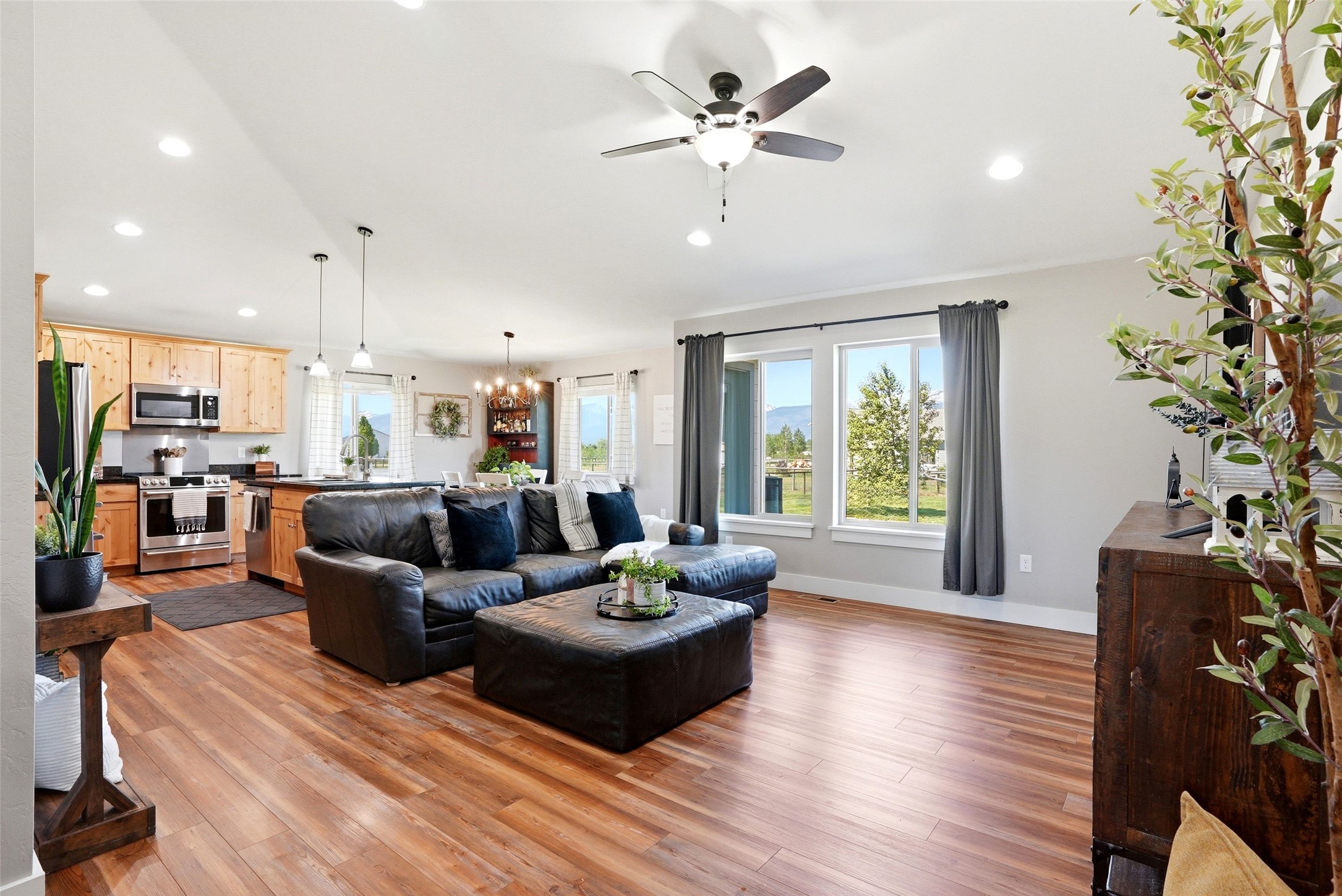 3190 Delaford Loop Property Photo 10