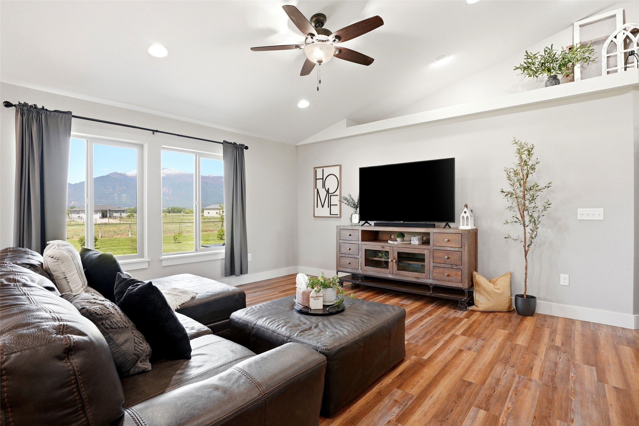 3190 Delaford Loop Property Photo 11