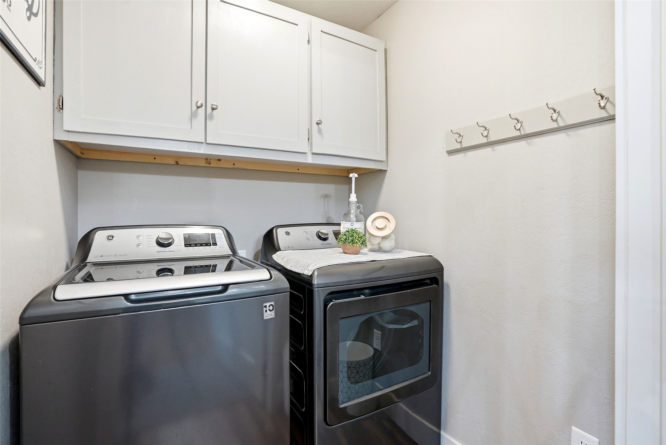 3190 Delaford Loop Property Photo 32