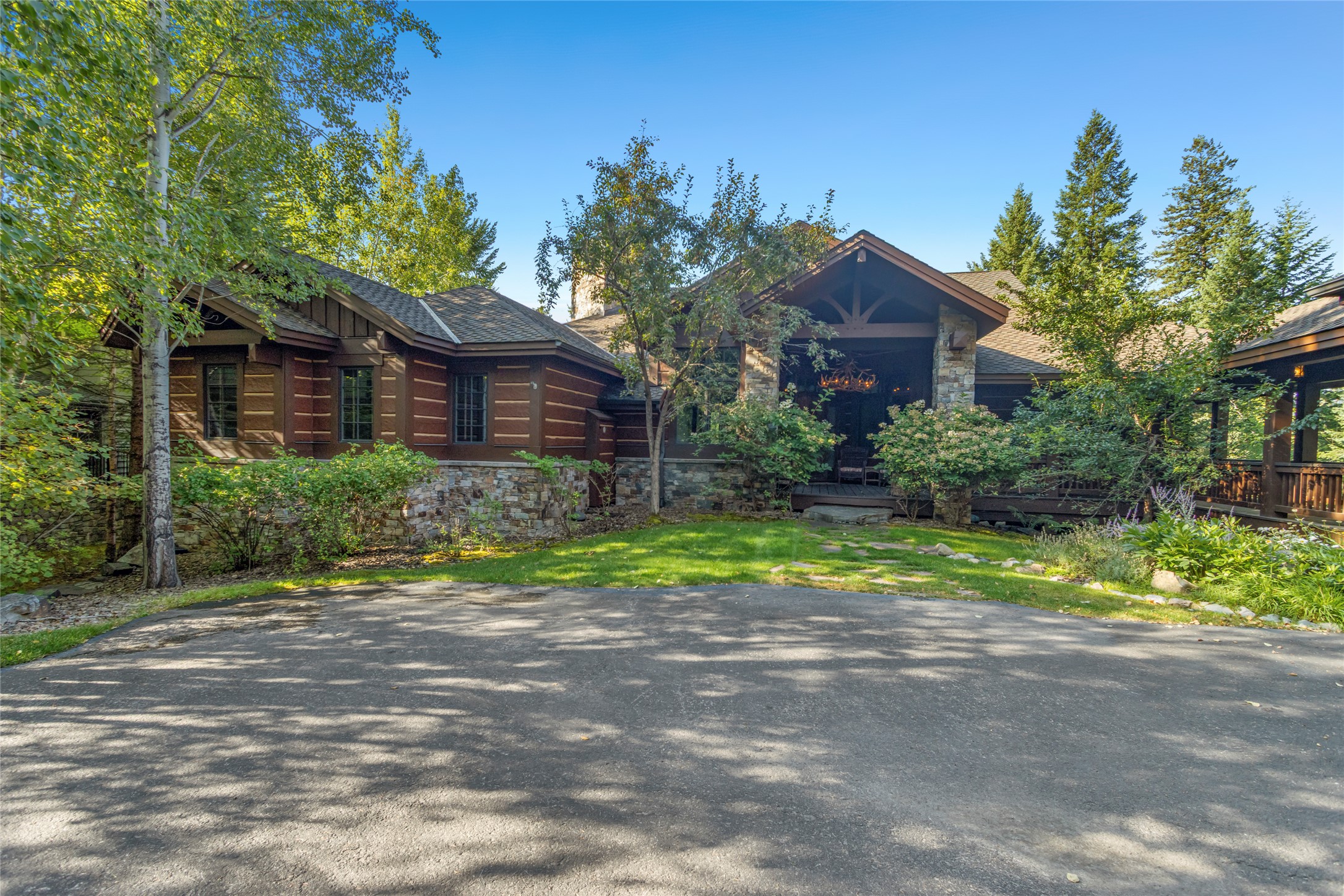 161 S Prairiesmoke Circle